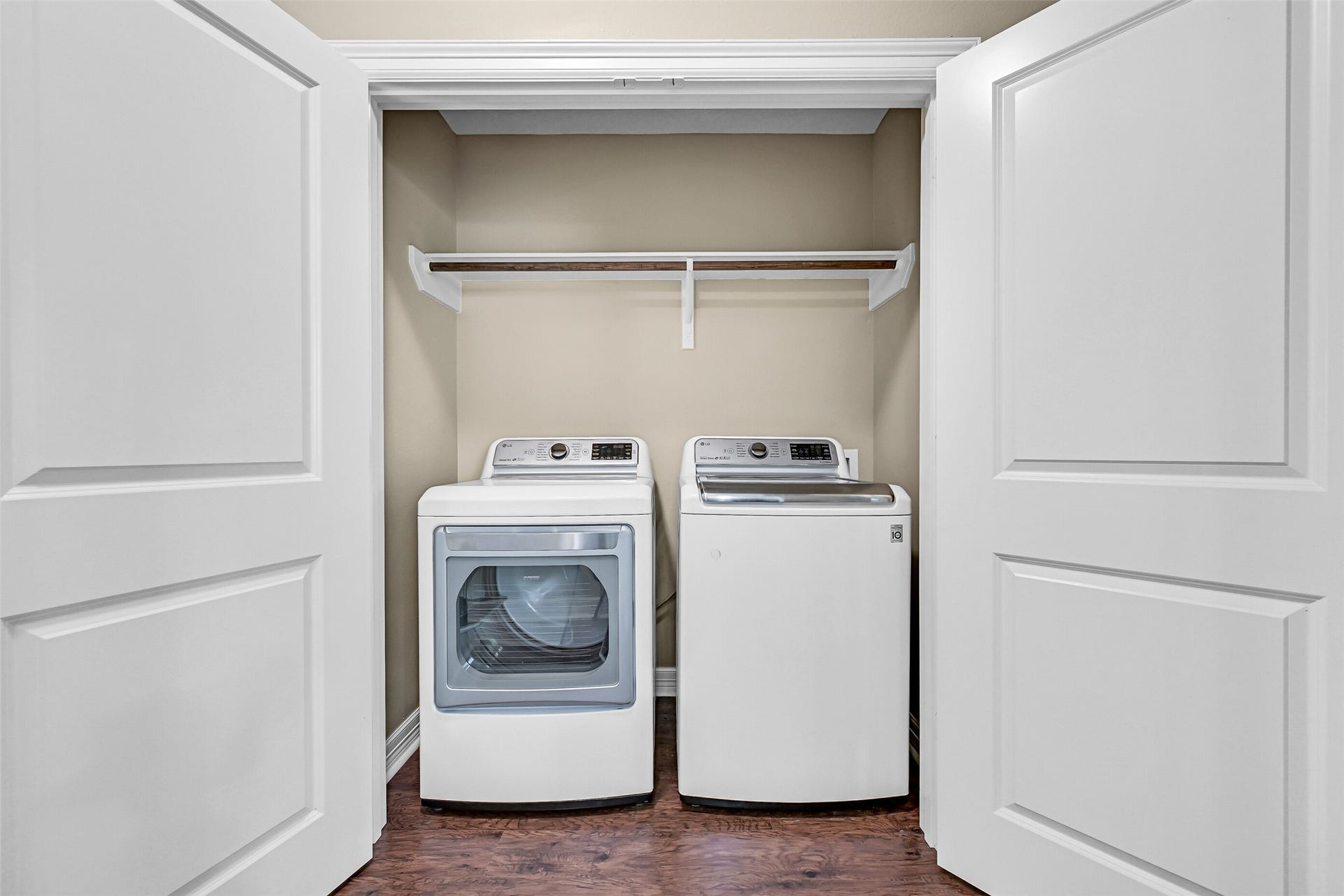 11930 Bastrop Beach Road, Angleton, TX 77515 The conveniently located utility room makes everyday chores a little easier, and the washer and dryer are includedmaking this home truly move-in ready.