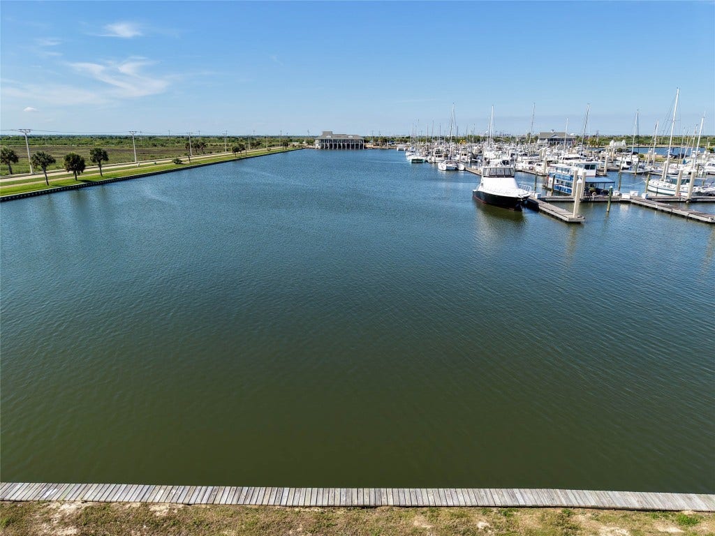47 Shell Key, Hitchcock, TX 77563 47 Shell Key, Hitchcock, TX 77563