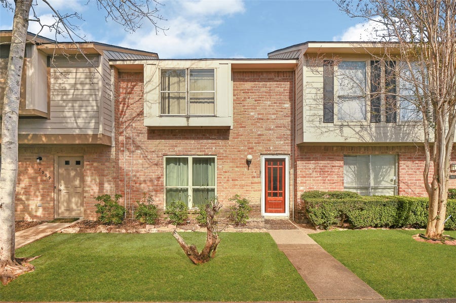 Property photo for 7911 Kendalia Drive, Houston, TX