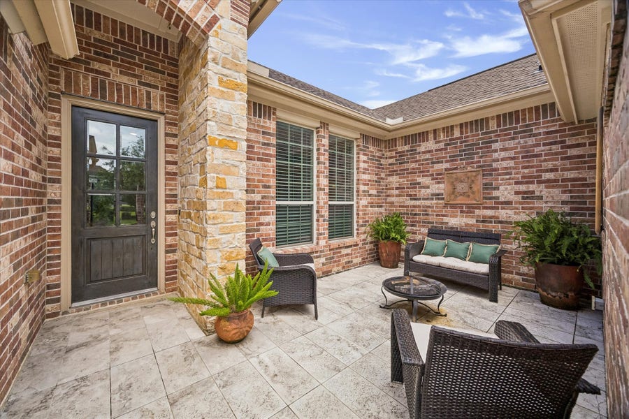 Property photo for 19 Peace Tree Way, Tomball, TX