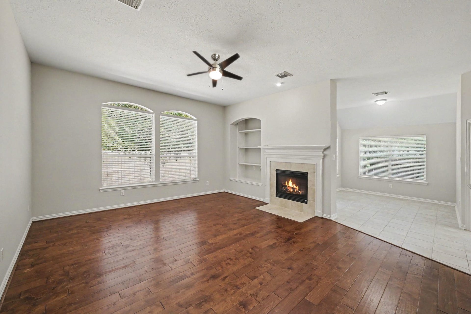 101 N Frontera Circle, The Woodlands, TX 77382 101 N Frontera Circle, The Woodlands, TX 77382