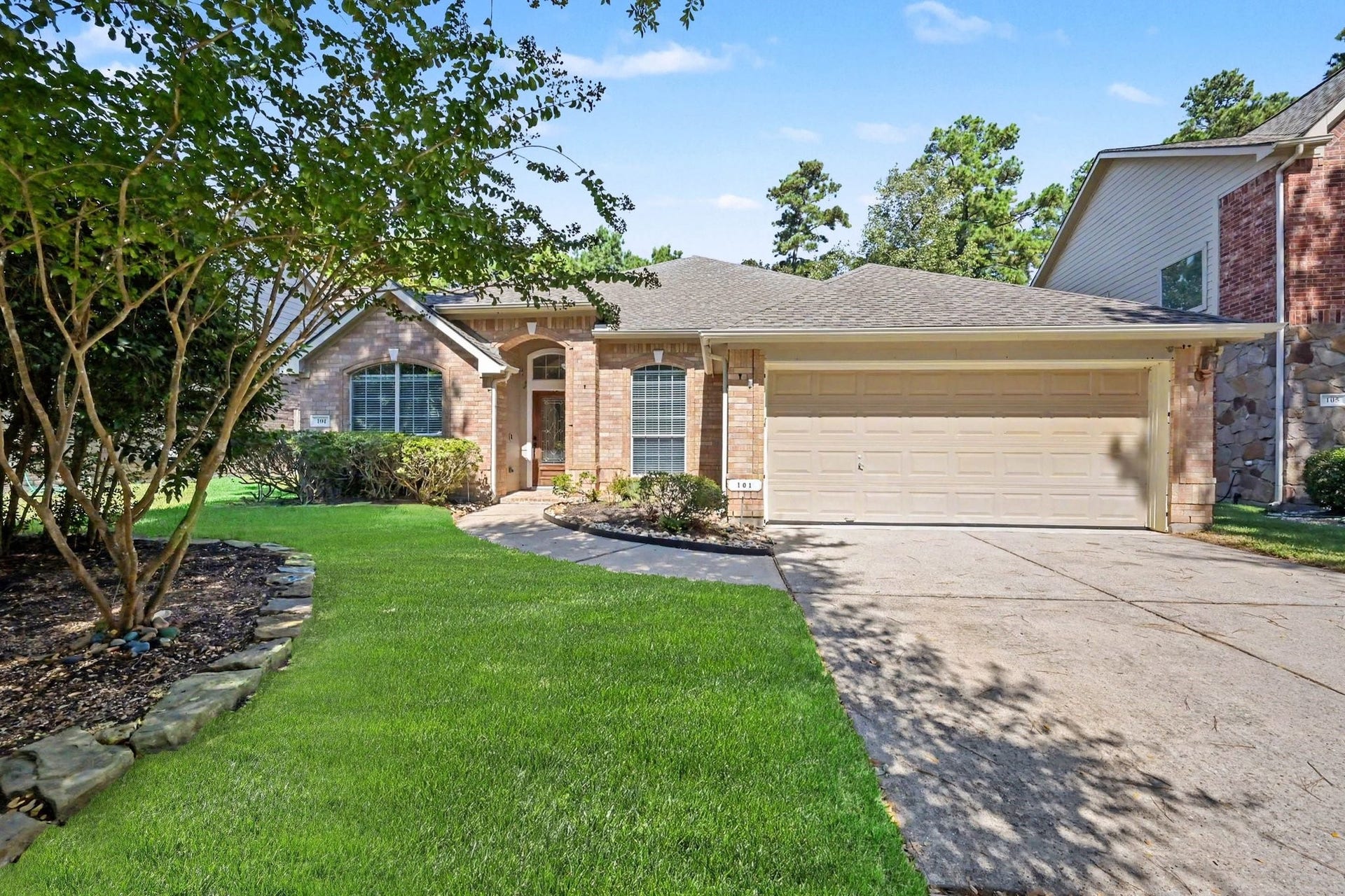 101 N Frontera Circle, The Woodlands, TX 77382 101 N Frontera Circle, The Woodlands, TX 77382