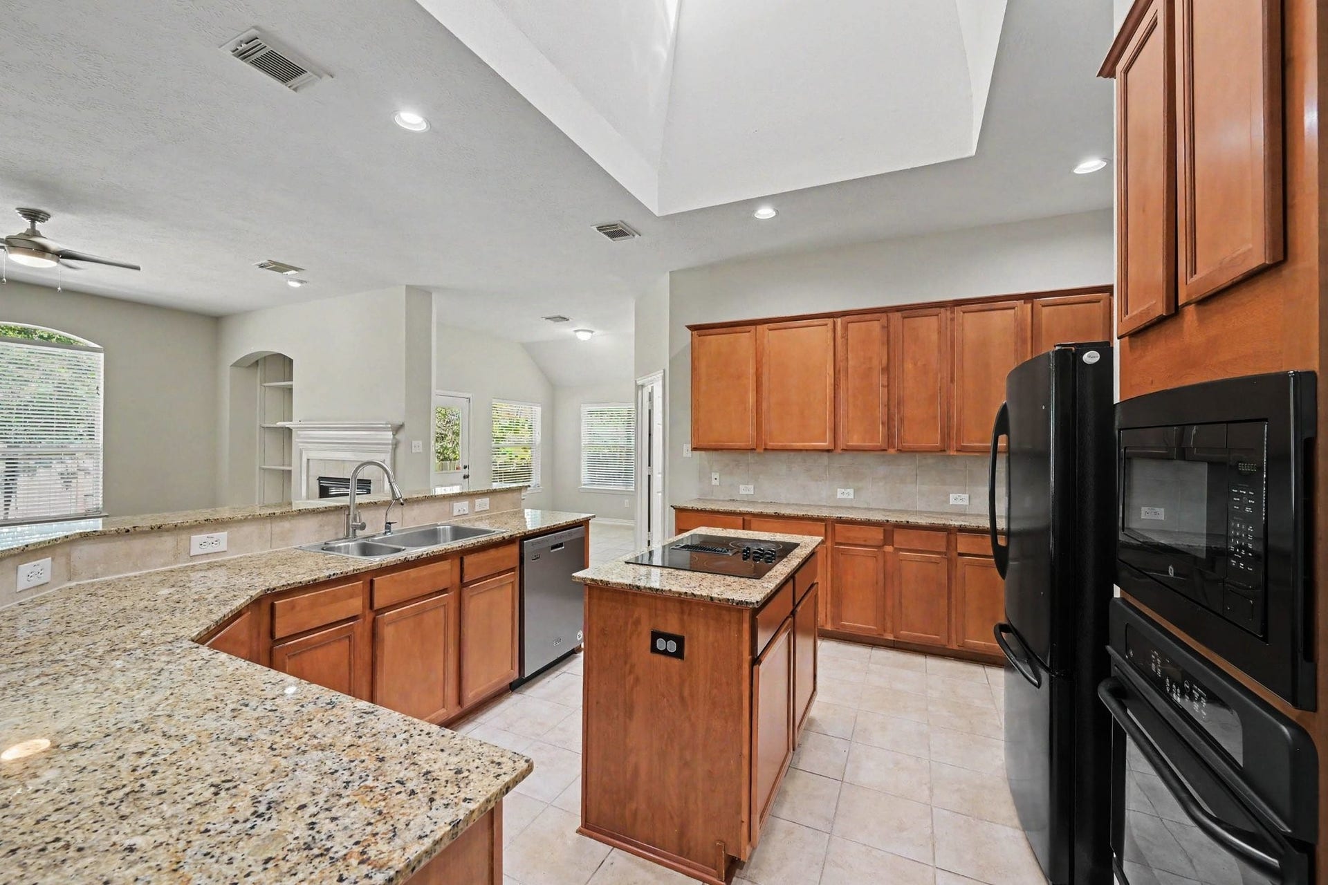 101 N Frontera Circle, The Woodlands, TX 77382 101 N Frontera Circle, The Woodlands, TX 77382