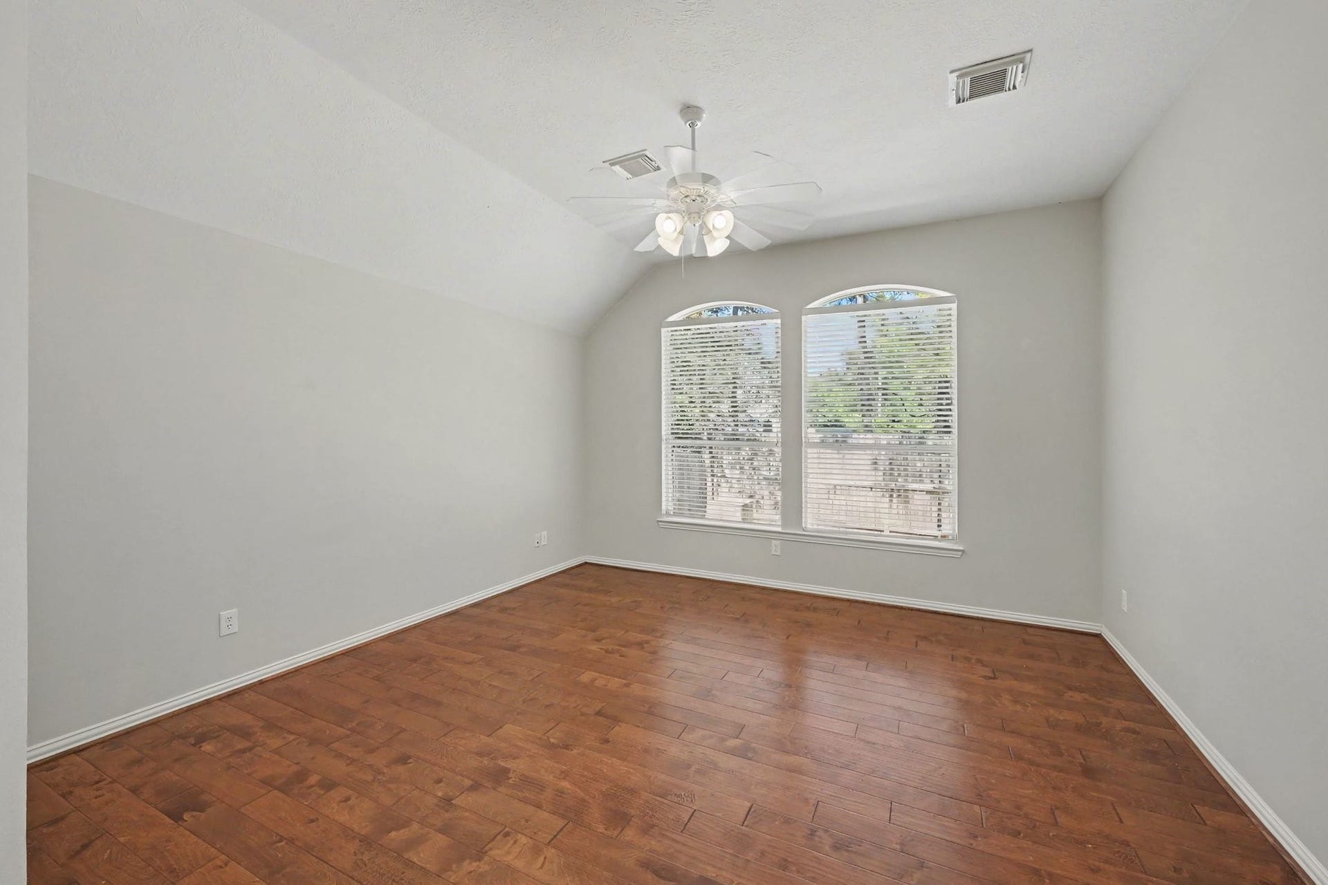 101 N Frontera Circle, The Woodlands, TX 77382 101 N Frontera Circle, The Woodlands, TX 77382