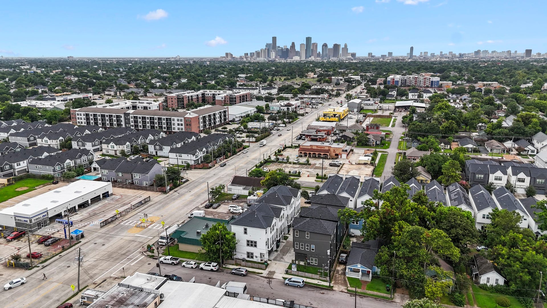 1228 E 23rd Street, Houston, TX 77009