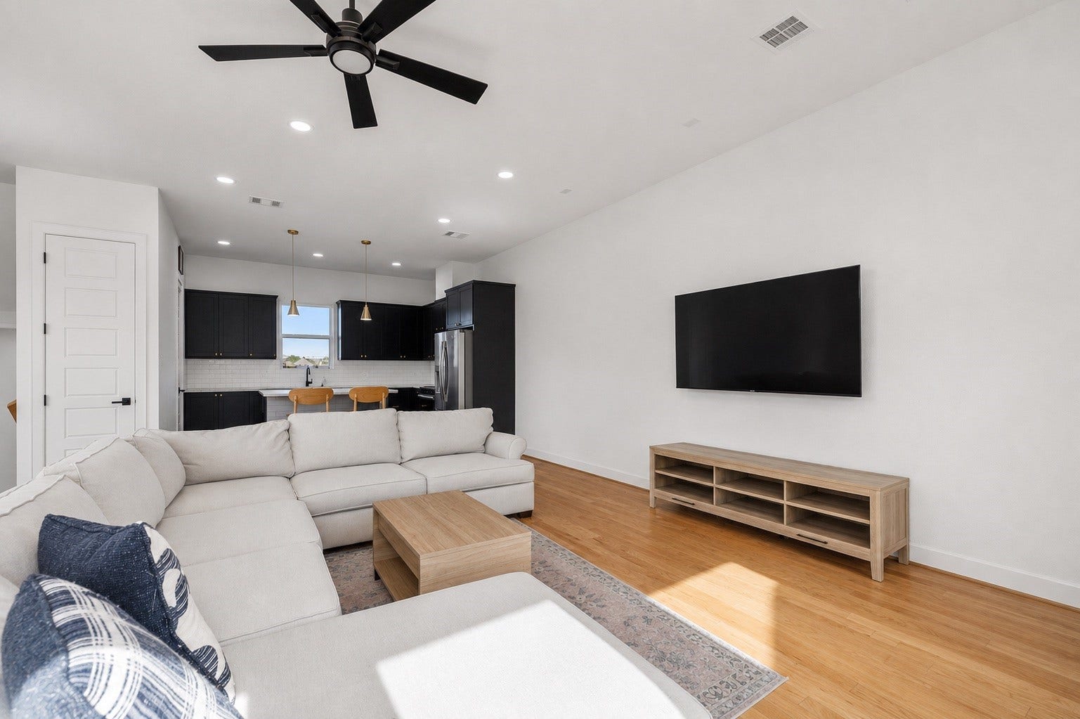 1228 E 23rd Street, Houston, TX 77009