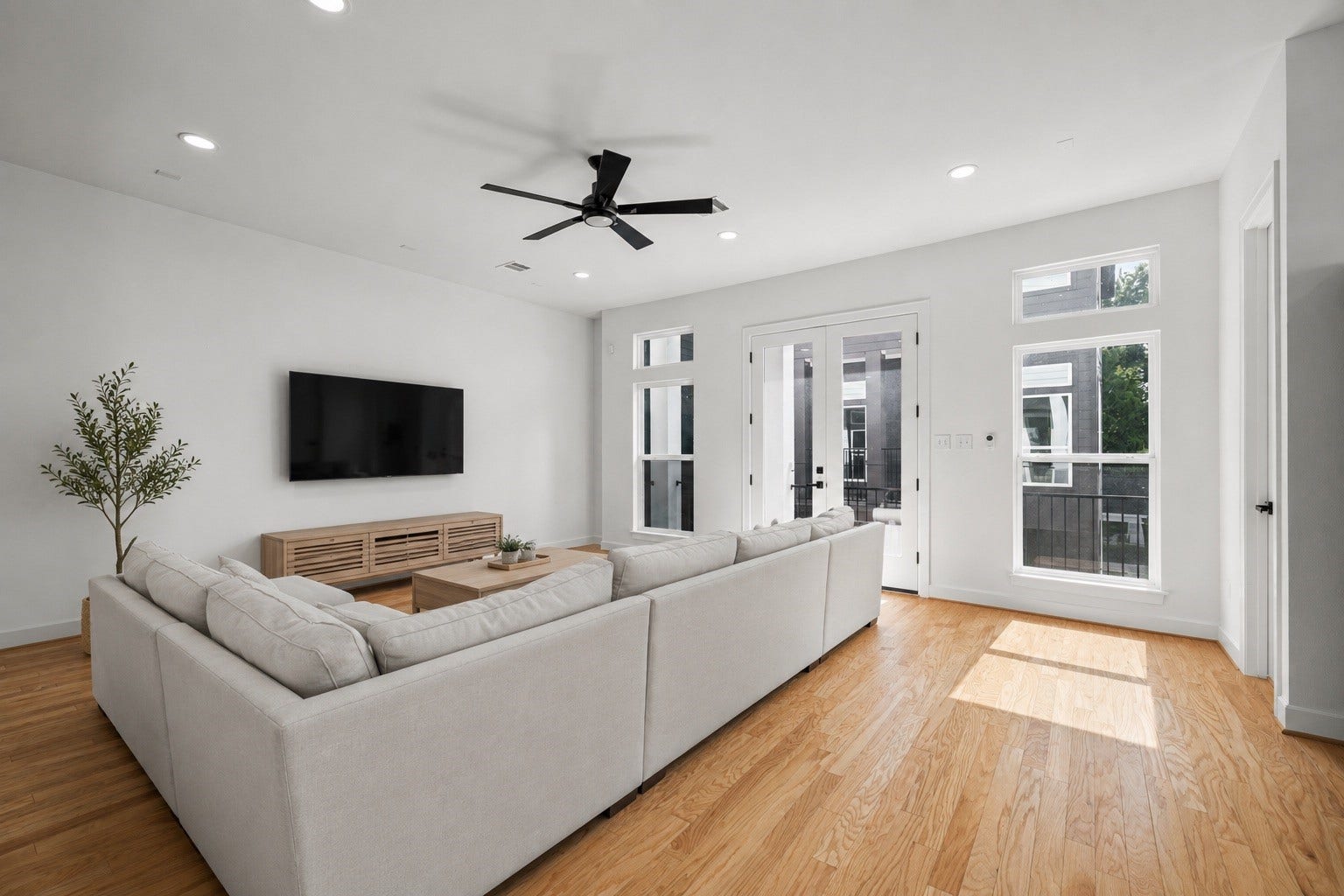 1228 E 23rd Street, Houston, TX 77009