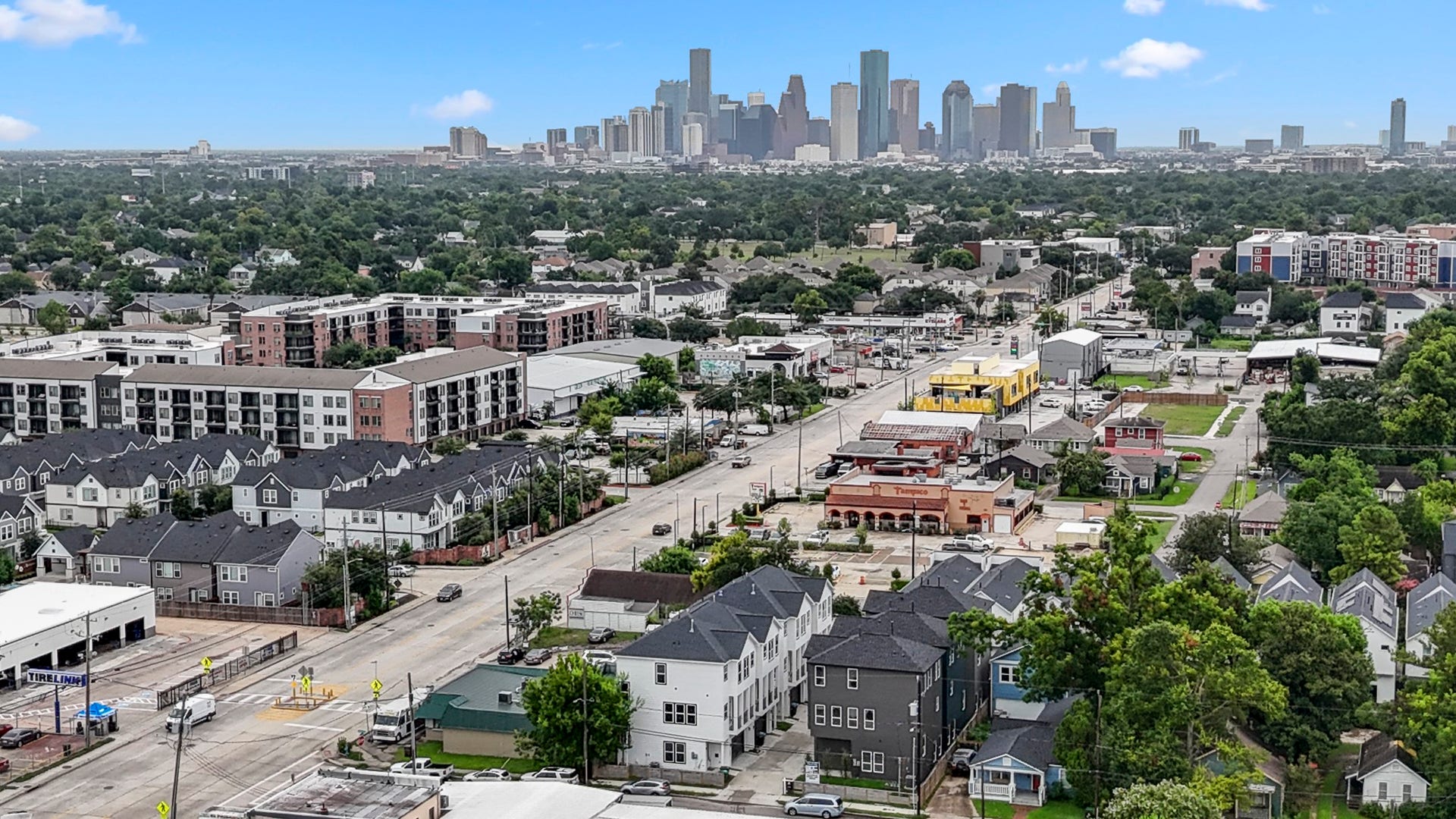 1228 E 23rd Street, Houston, TX 77009