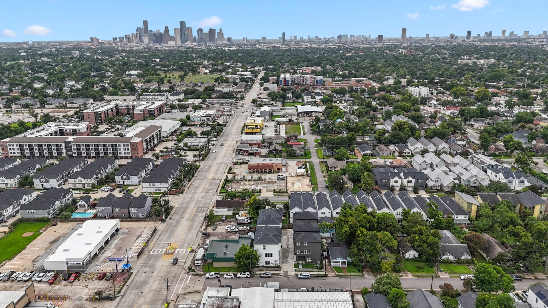 1228 E 23rd Street, Houston, TX 77009