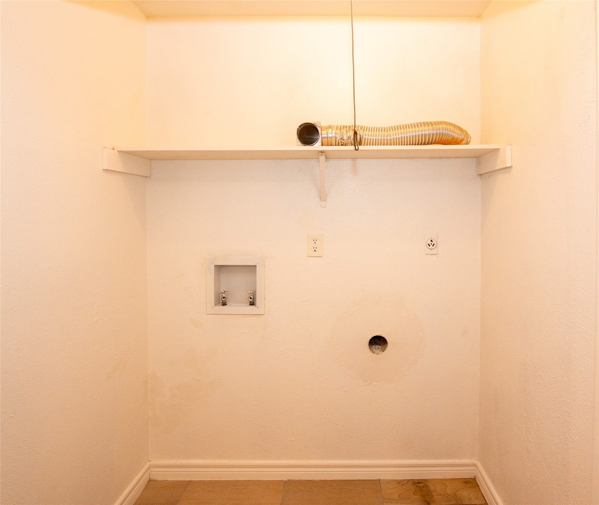 7206 La Granada Drive, Houston, TX 77083 7206 La Granada Drive, Houston, TX 77083