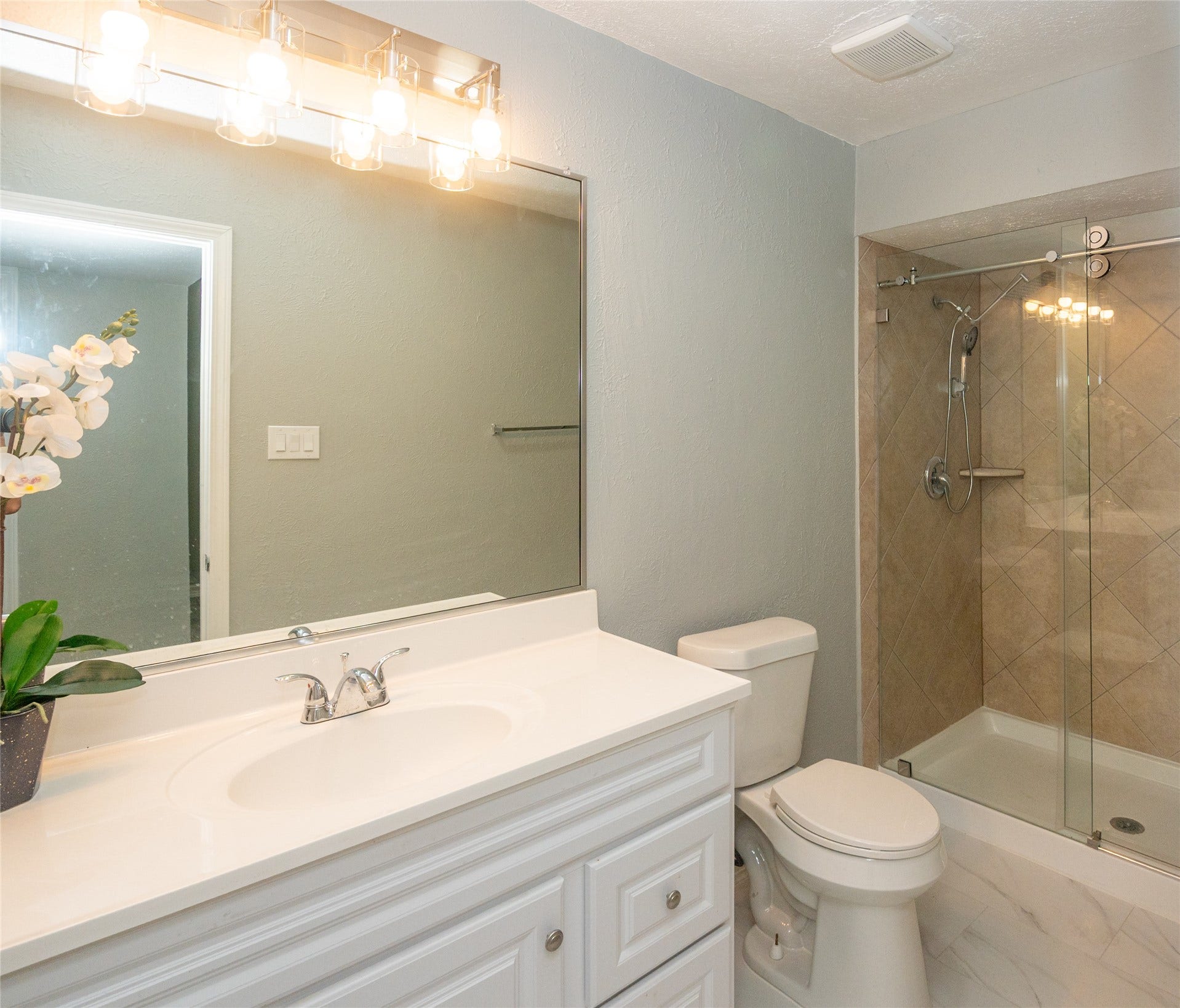 7206 La Granada Drive, Houston, TX 77083 7206 La Granada Drive, Houston, TX 77083