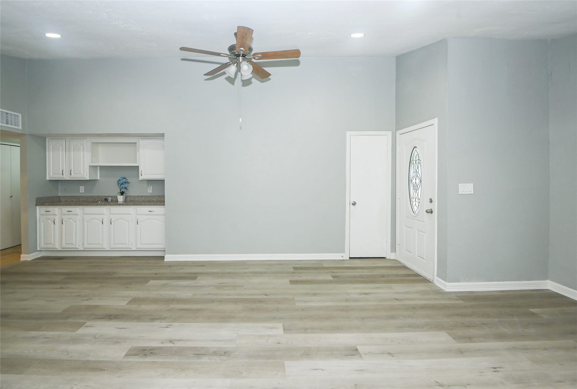 7206 La Granada Drive, Houston, TX 77083 7206 La Granada Drive, Houston, TX 77083