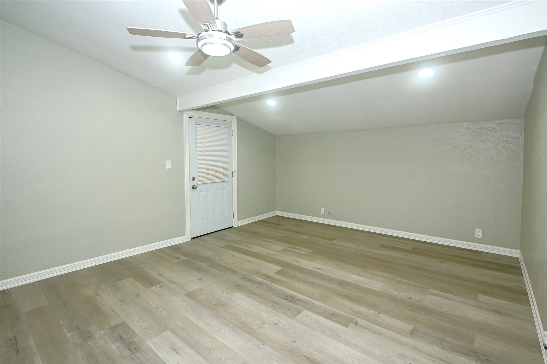 7206 La Granada Drive, Houston, TX 77083 7206 La Granada Drive, Houston, TX 77083