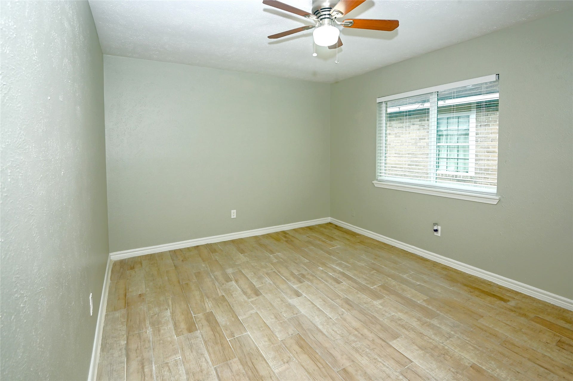 7206 La Granada Drive, Houston, TX 77083 7206 La Granada Drive, Houston, TX 77083