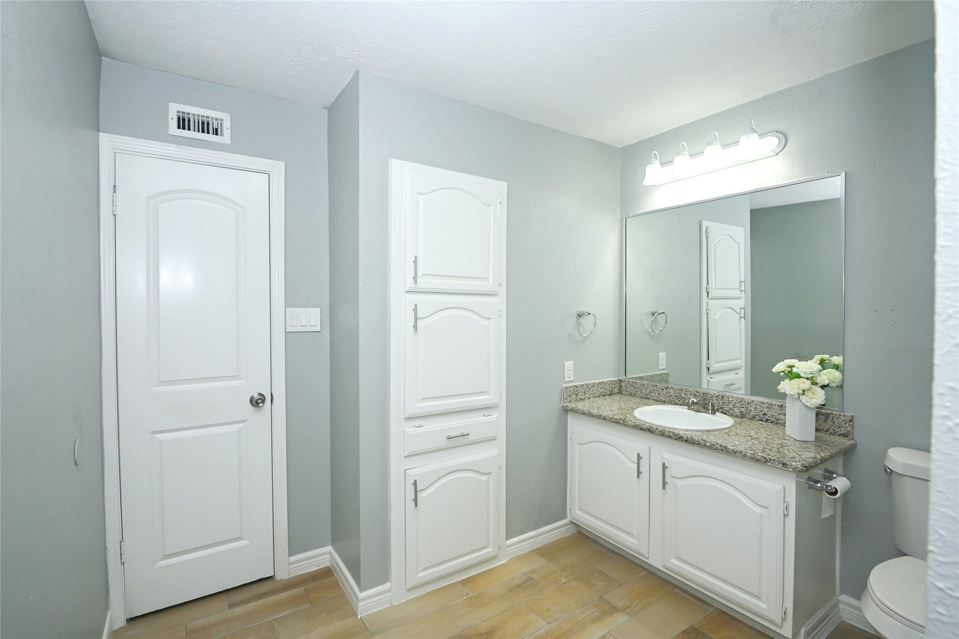 7206 La Granada Drive, Houston, TX 77083 7206 La Granada Drive, Houston, TX 77083
