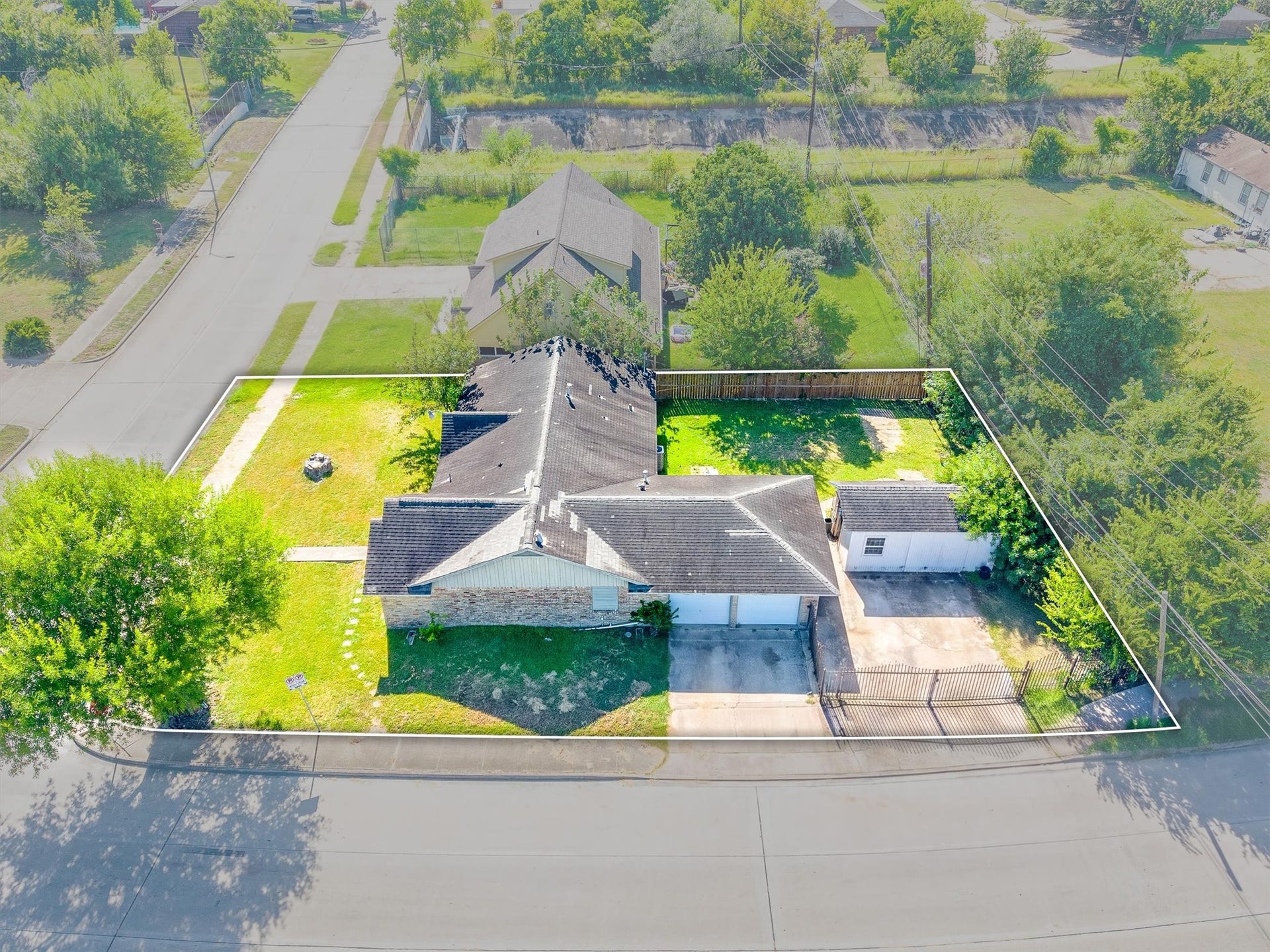 4018 Wuthering Heights Drive, Houston, TX 77045