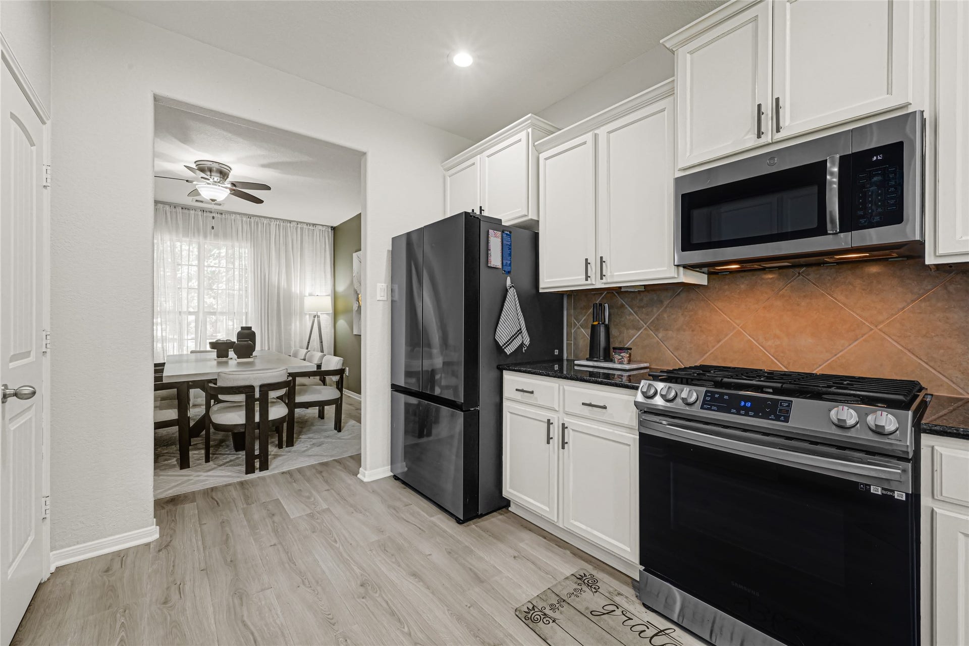 27 Hearthwick Road, Tomball, TX 77375