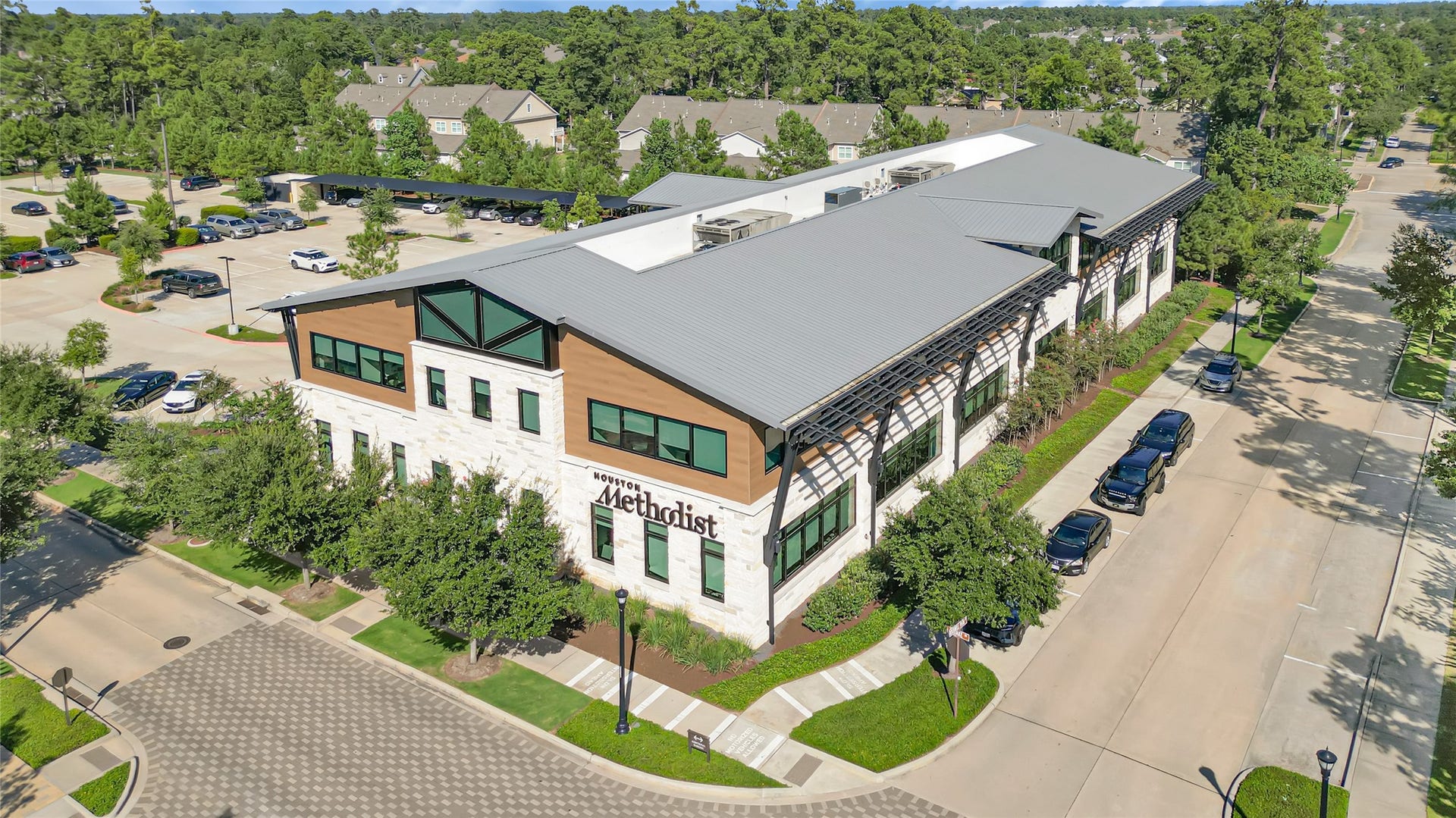 Creekside park village green has all the amenities of nearby hospitals and urgent care facilities.