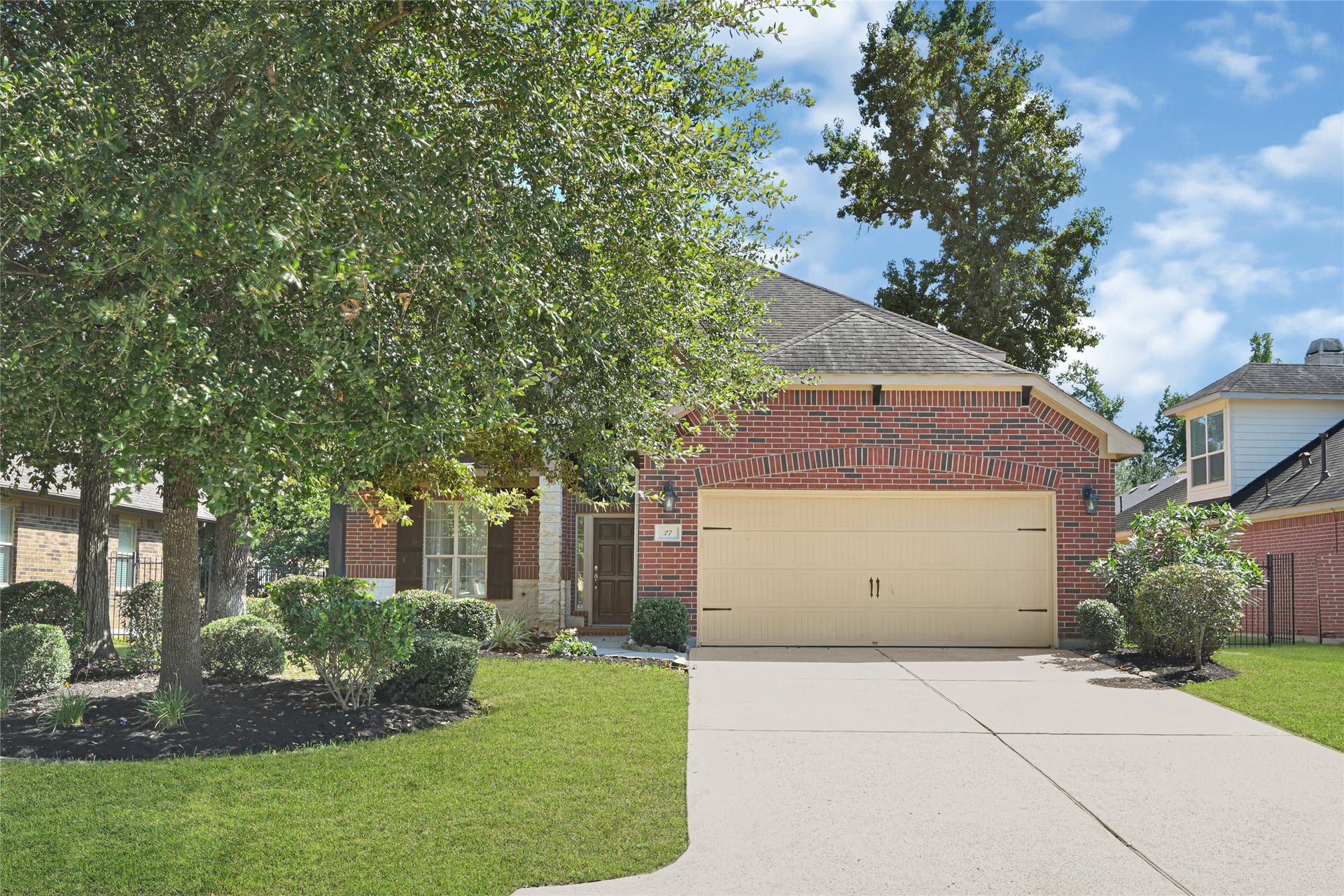 27 Hearthwick Road, Tomball, TX 77375