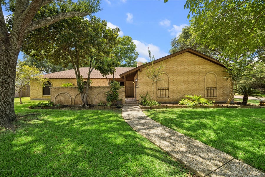 Property photo for 3602 Pine Court, Missouri City, TX