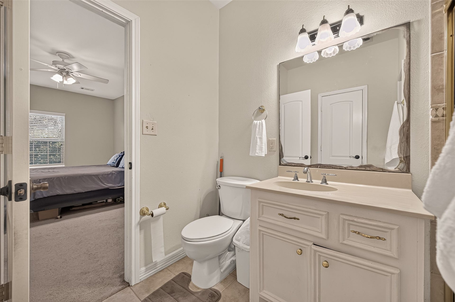 211 April Waters Drive W, Conroe, TX 77356