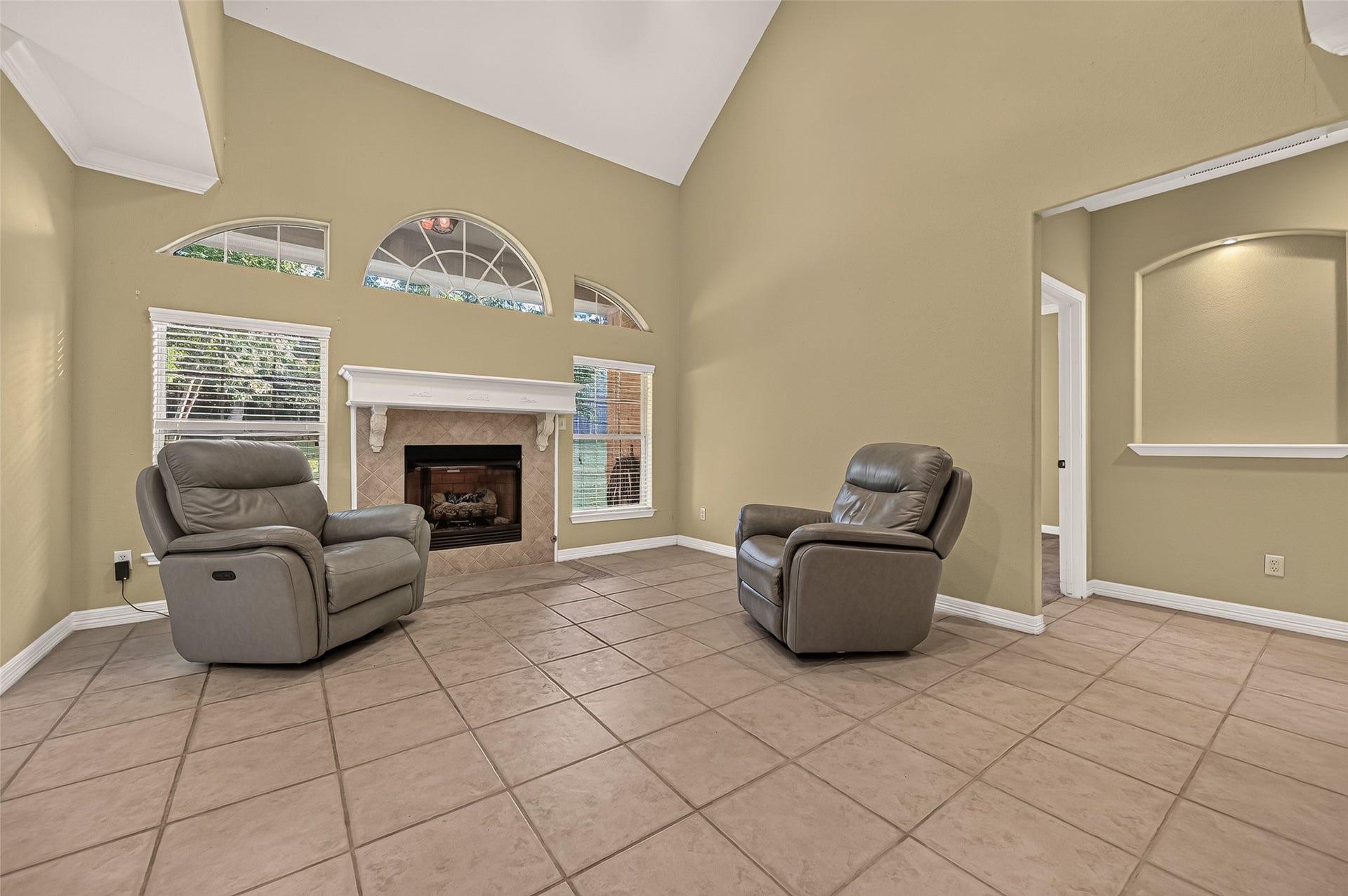 211 April Waters Drive W, Conroe, TX 77356