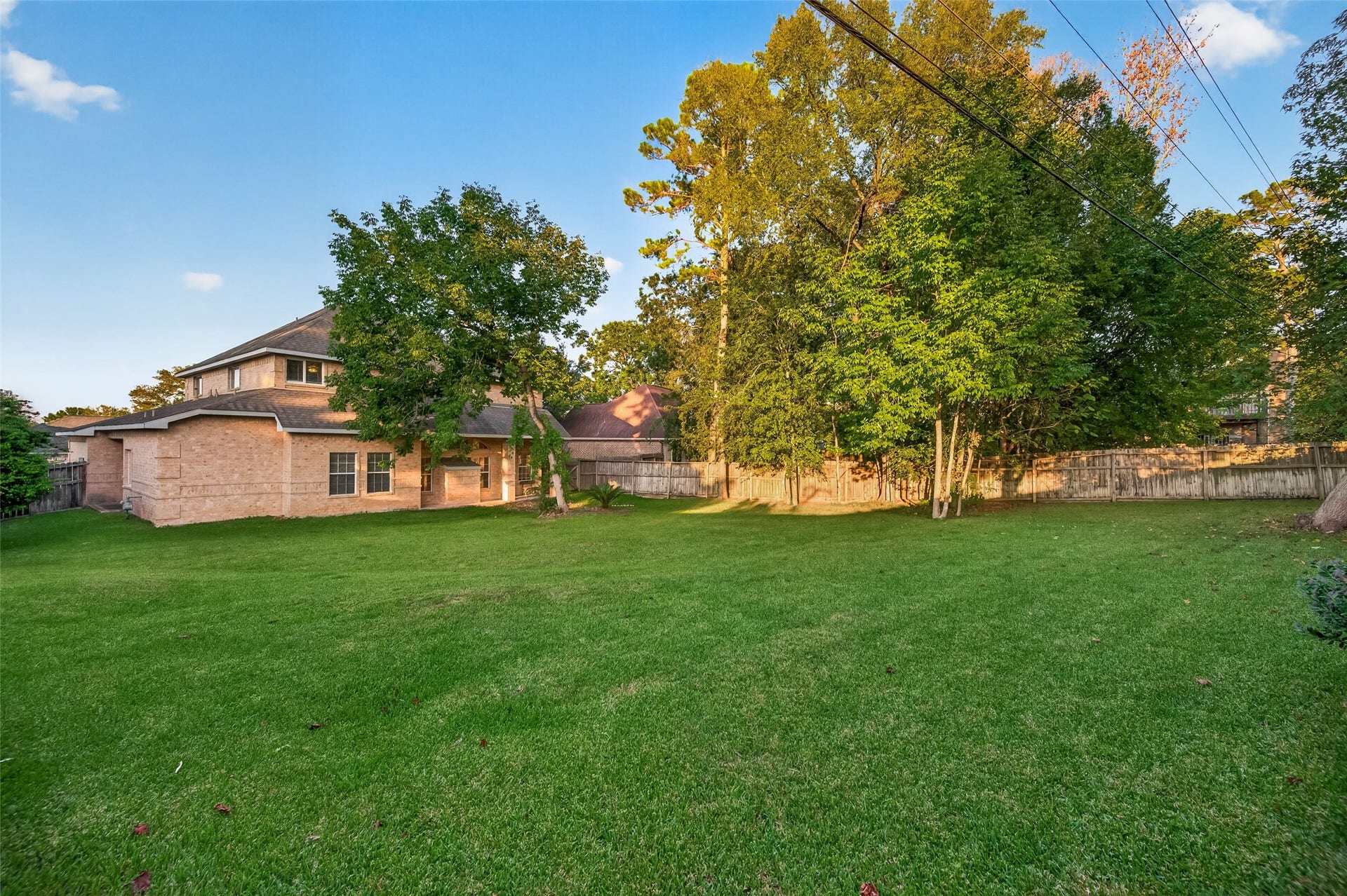 211 April Waters Drive W, Conroe, TX 77356