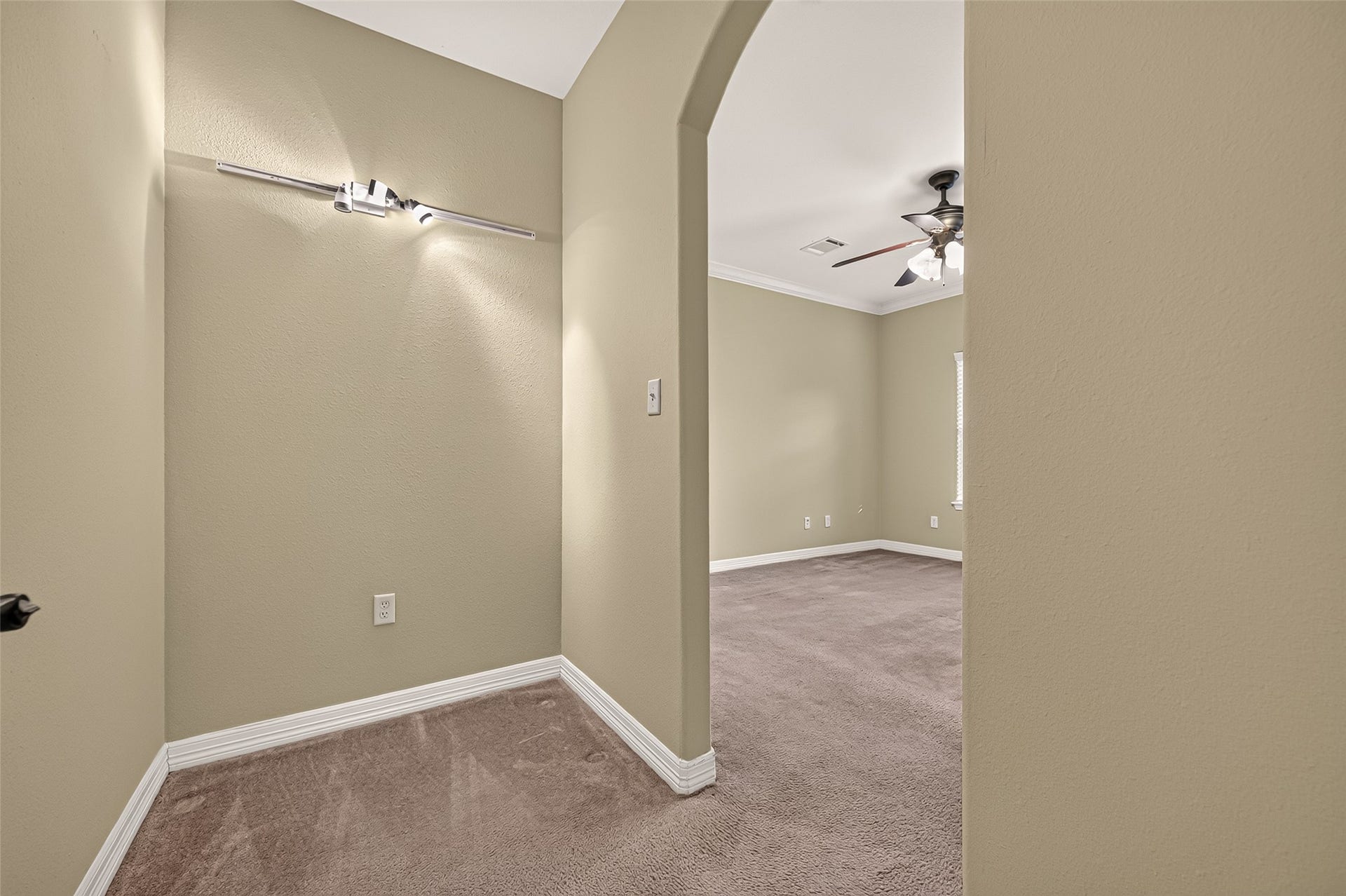211 April Waters Drive W, Conroe, TX 77356