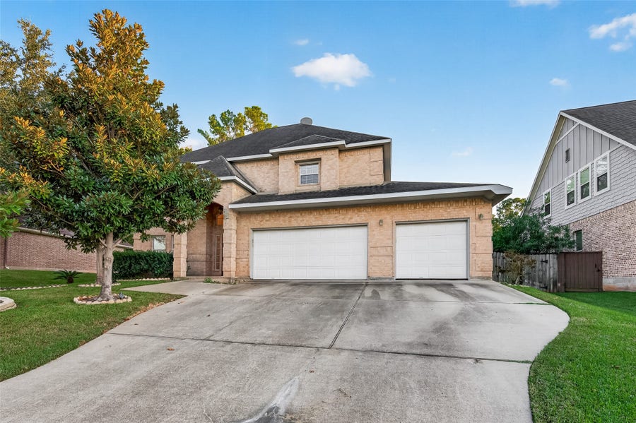 Property photo for 211 April Waters Drive W, Conroe, TX