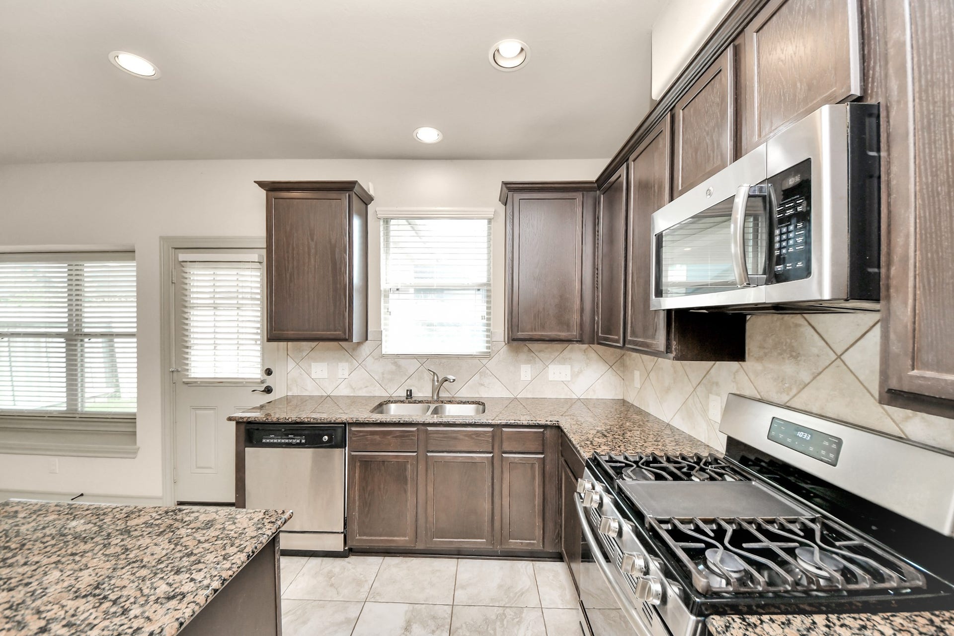 2339 Argos Drive, Missouri City, TX 77459 2339 Argos Drive, Missouri City, TX 77459