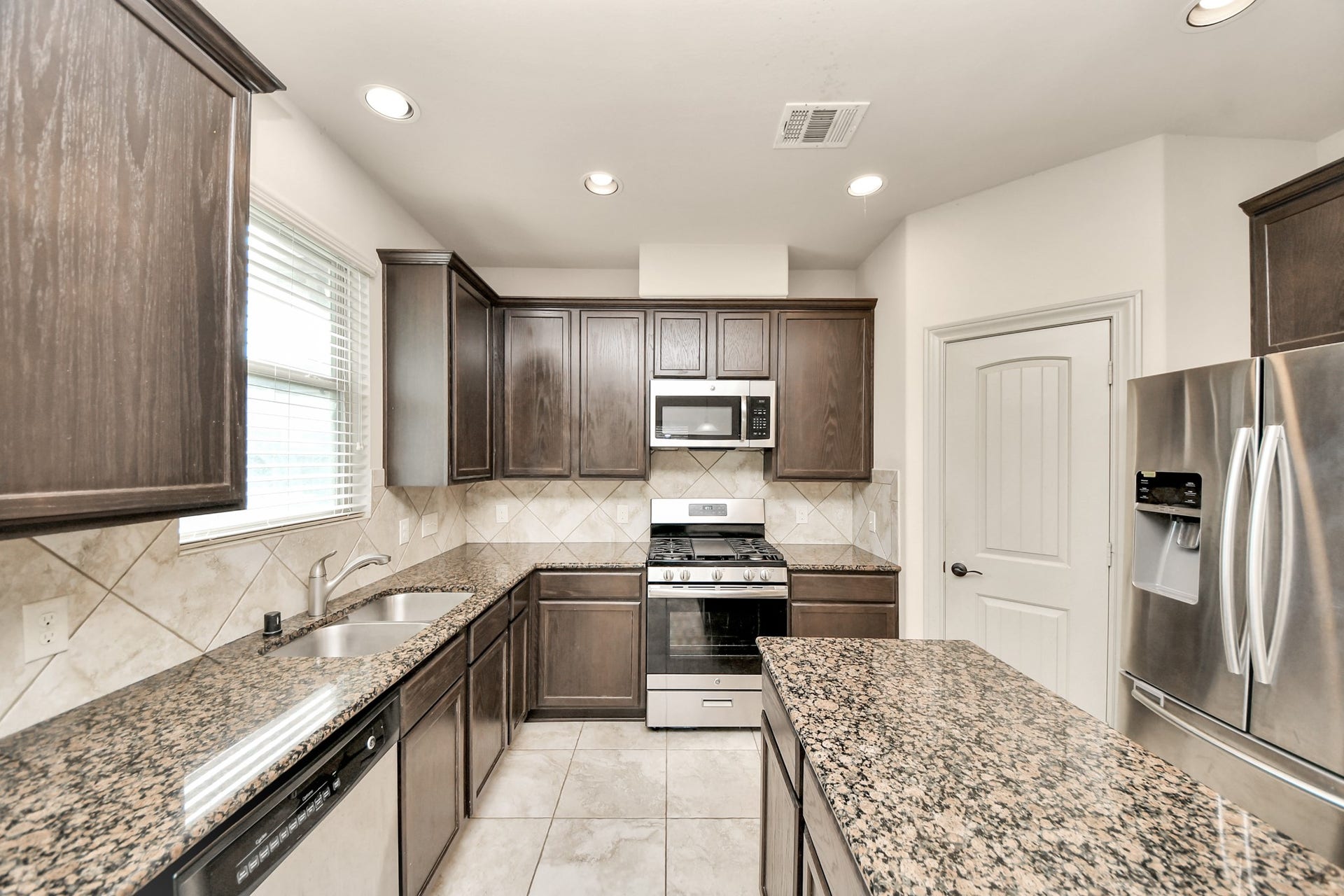 2339 Argos Drive, Missouri City, TX 77459 2339 Argos Drive, Missouri City, TX 77459