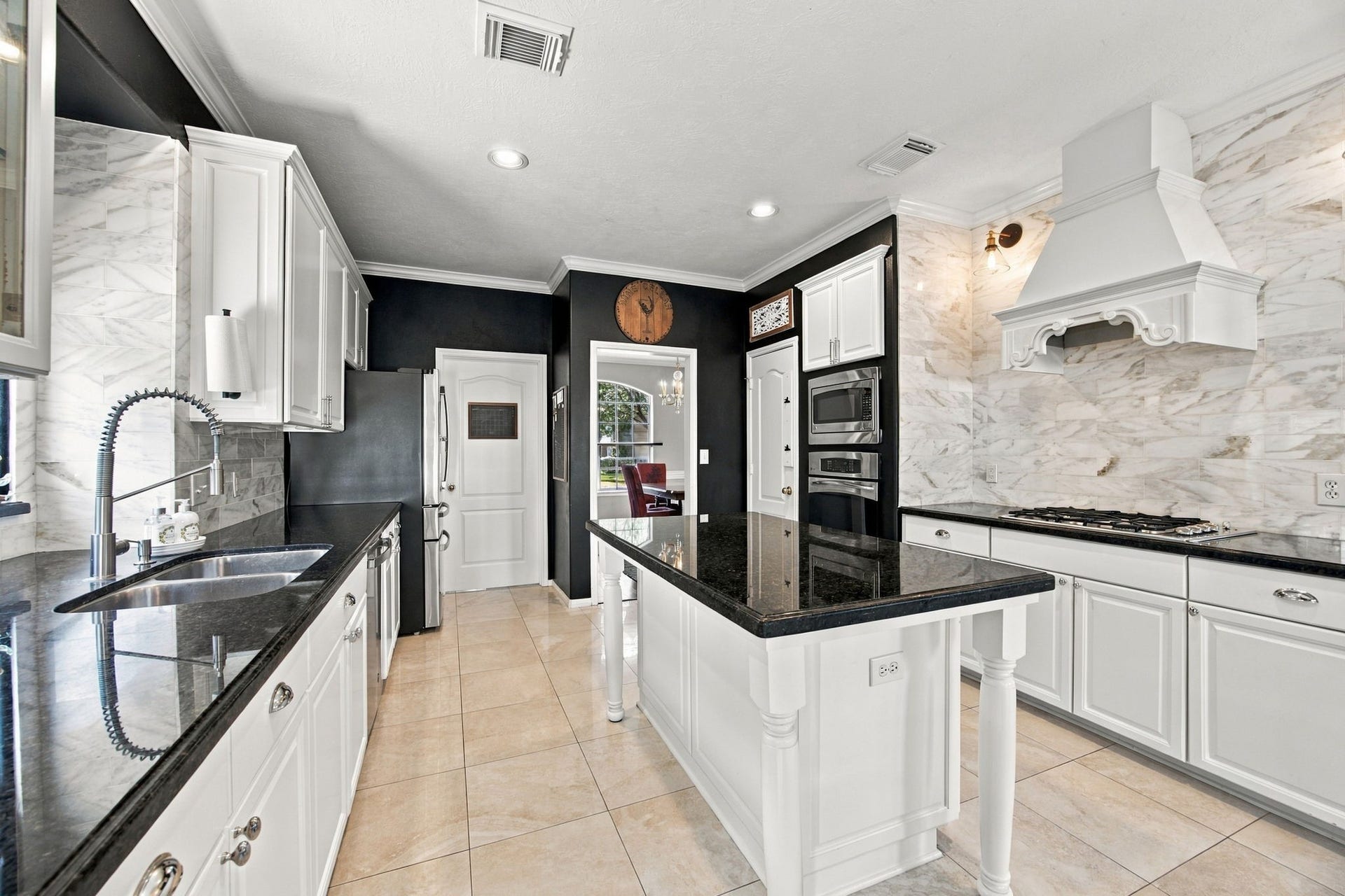 2417 La Rochelle Court, Seabrook, TX 77586 2417 La Rochelle Court, Seabrook, TX 77586