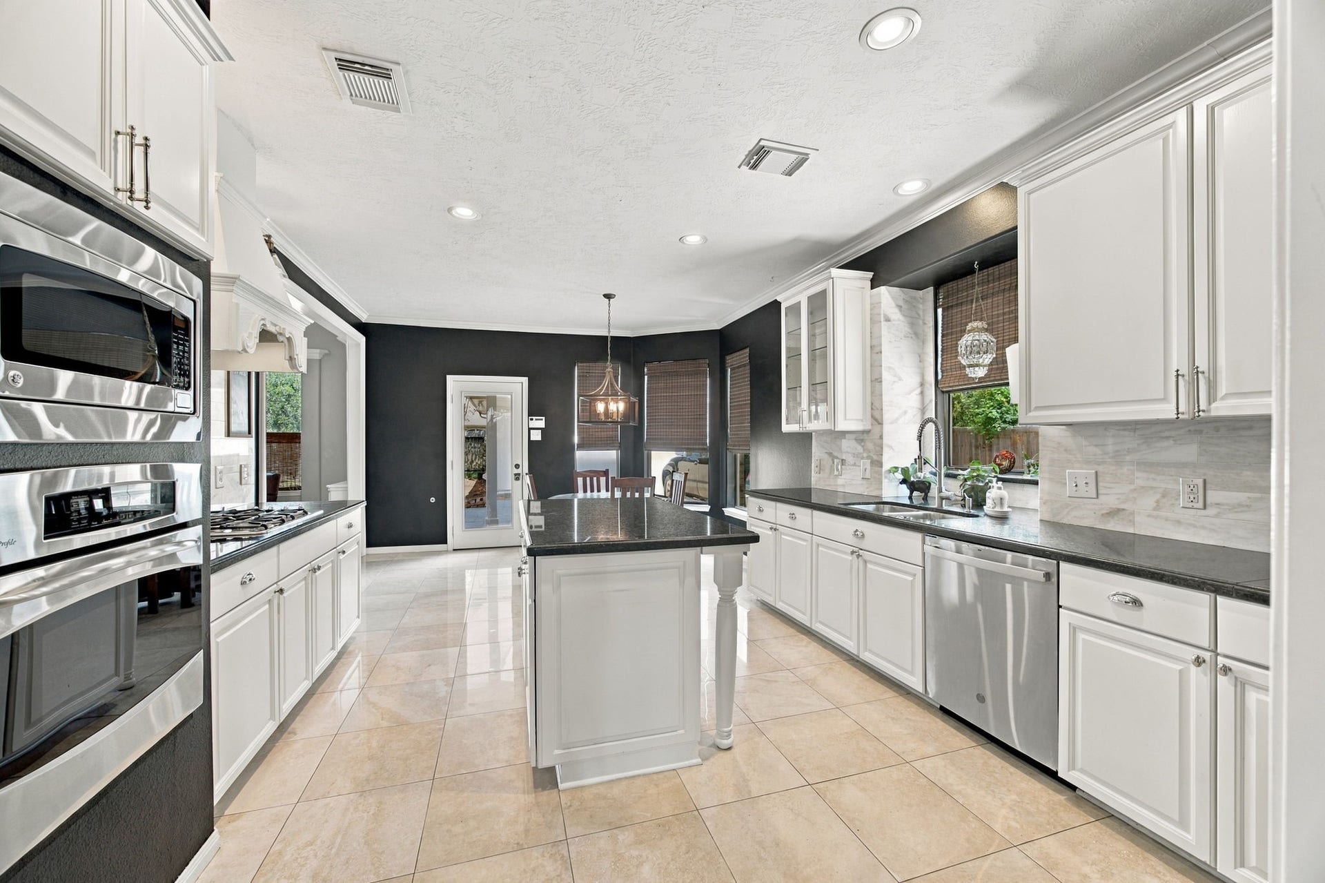 2417 La Rochelle Court, Seabrook, TX 77586 2417 La Rochelle Court, Seabrook, TX 77586