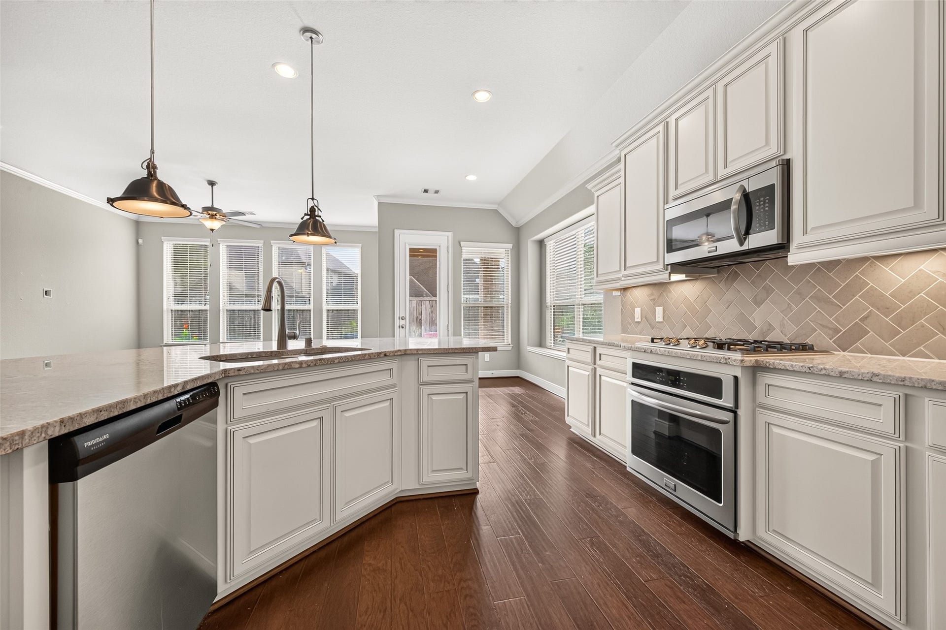 3346 Breeze Bluff Way, Richmond, TX 77406