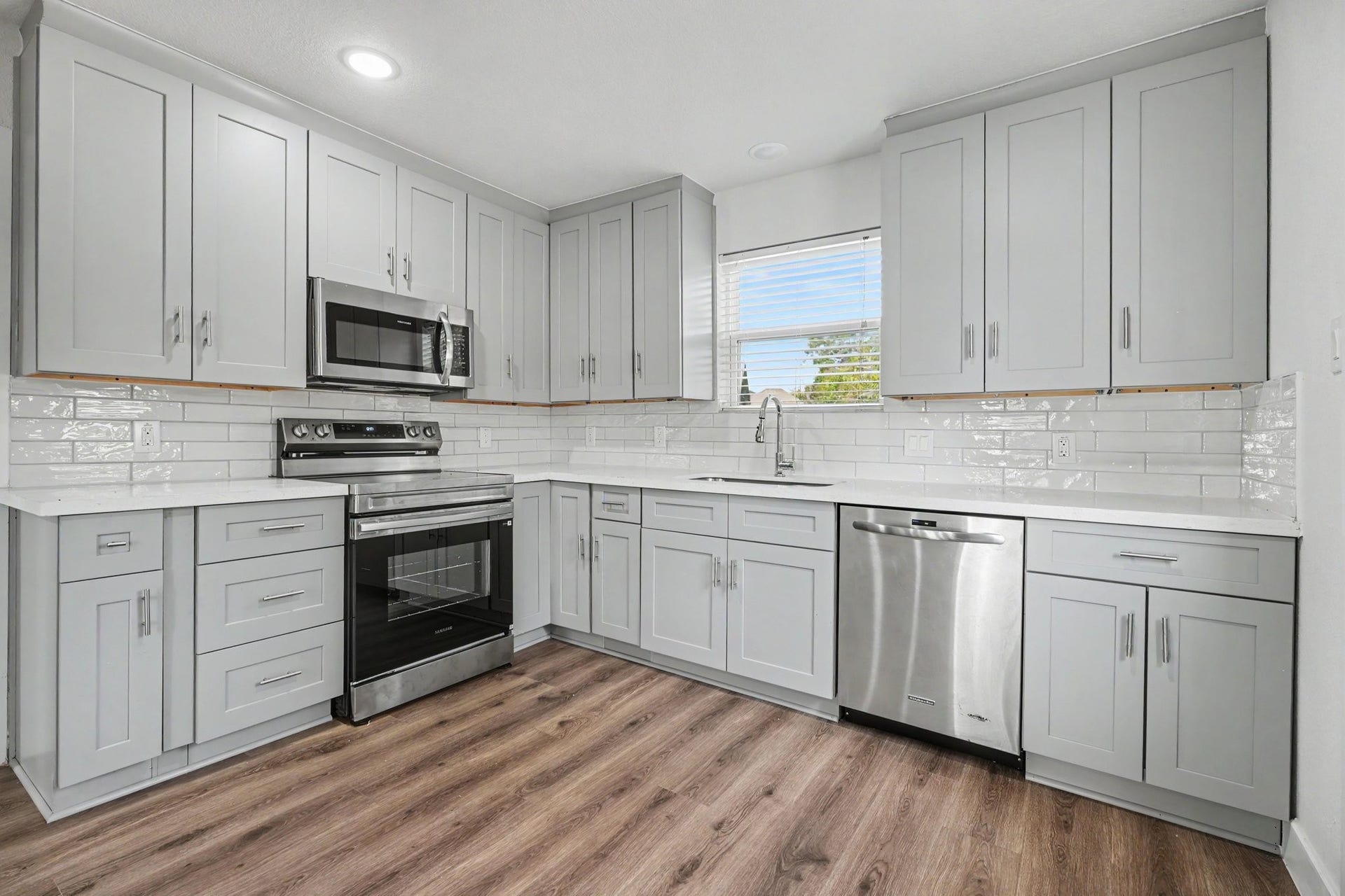 801 S Main Street, Baytown, TX 77520 801 S Main Street, Baytown, TX 77520