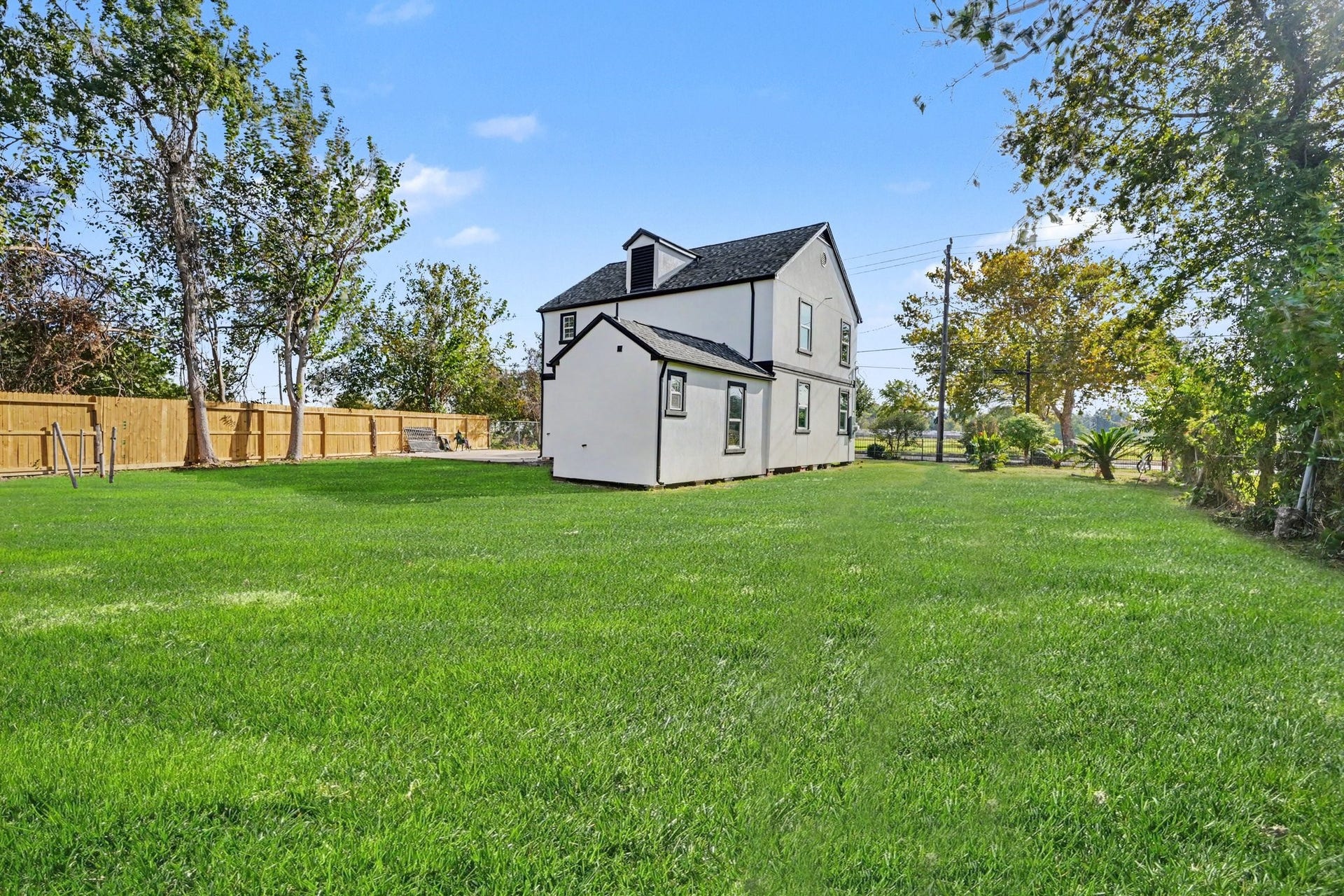 801 S Main Street, Baytown, TX 77520 801 S Main Street, Baytown, TX 77520