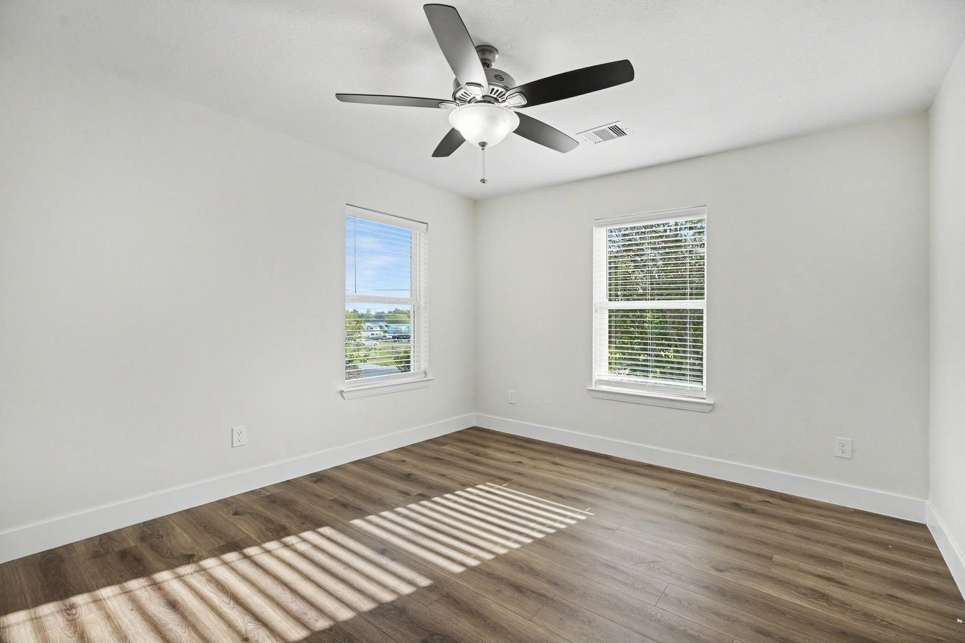 801 S Main Street, Baytown, TX 77520 801 S Main Street, Baytown, TX 77520