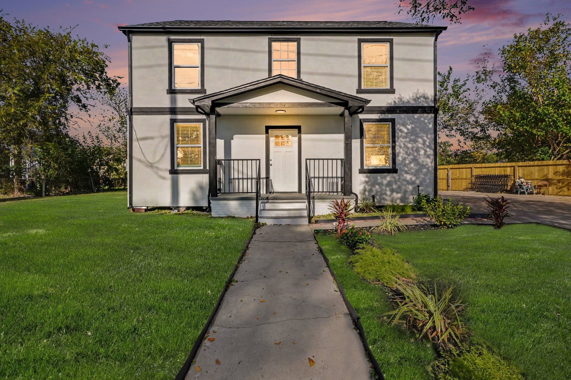 801 S Main Street, Baytown, TX 77520 801 S Main Street, Baytown, TX 77520