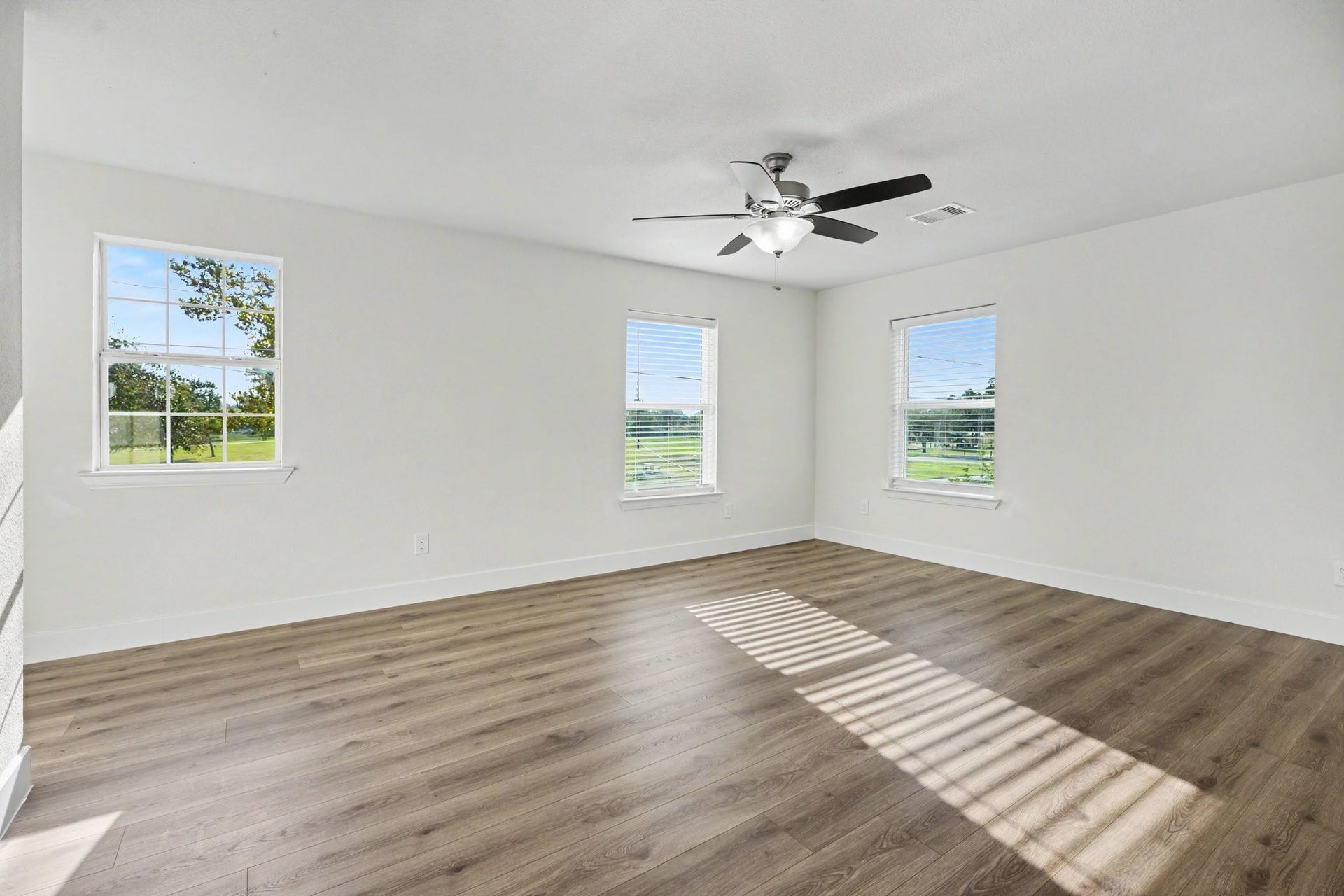 801 S Main Street, Baytown, TX 77520 801 S Main Street, Baytown, TX 77520