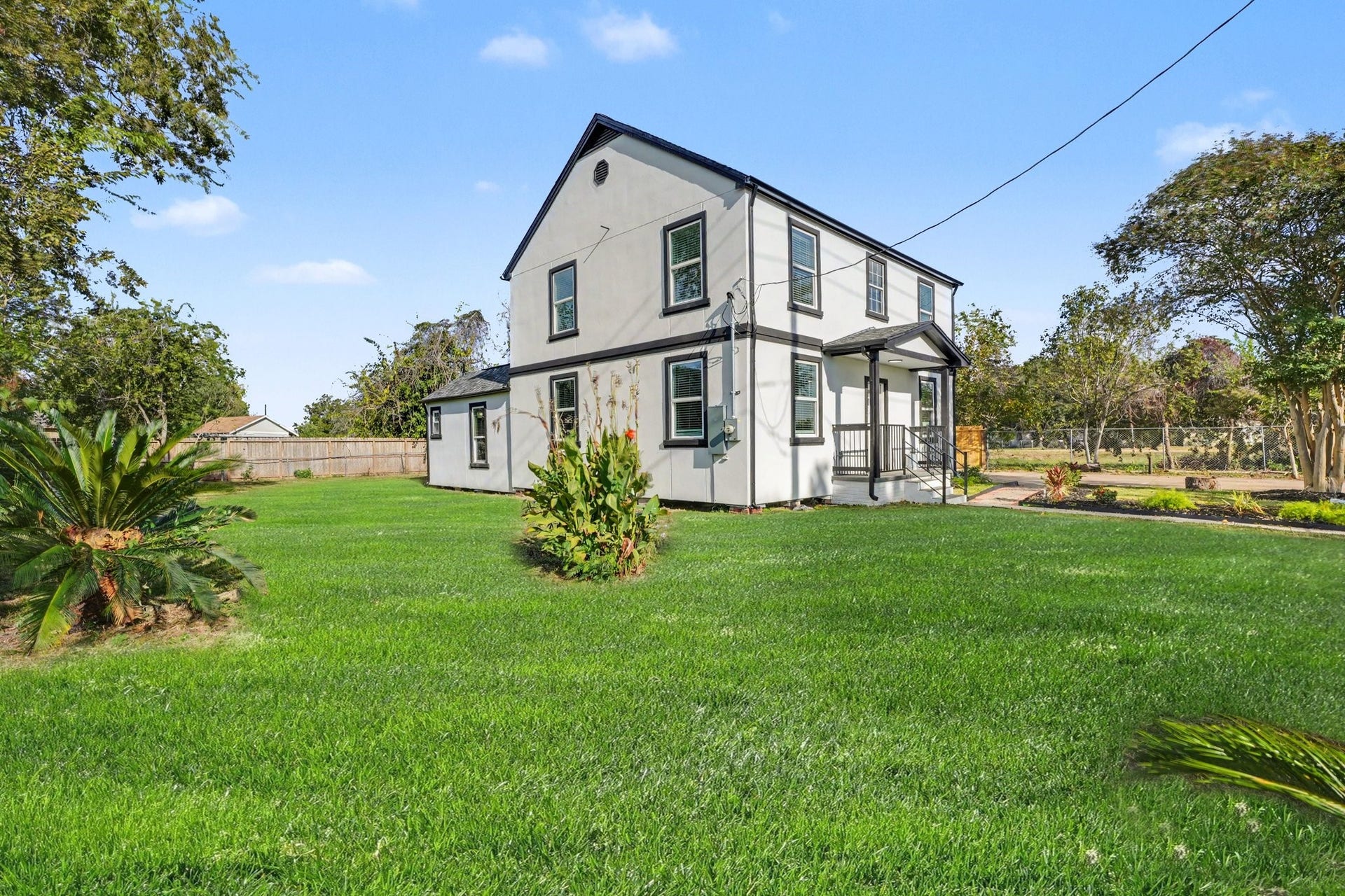 801 S Main Street, Baytown, TX 77520 801 S Main Street, Baytown, TX 77520