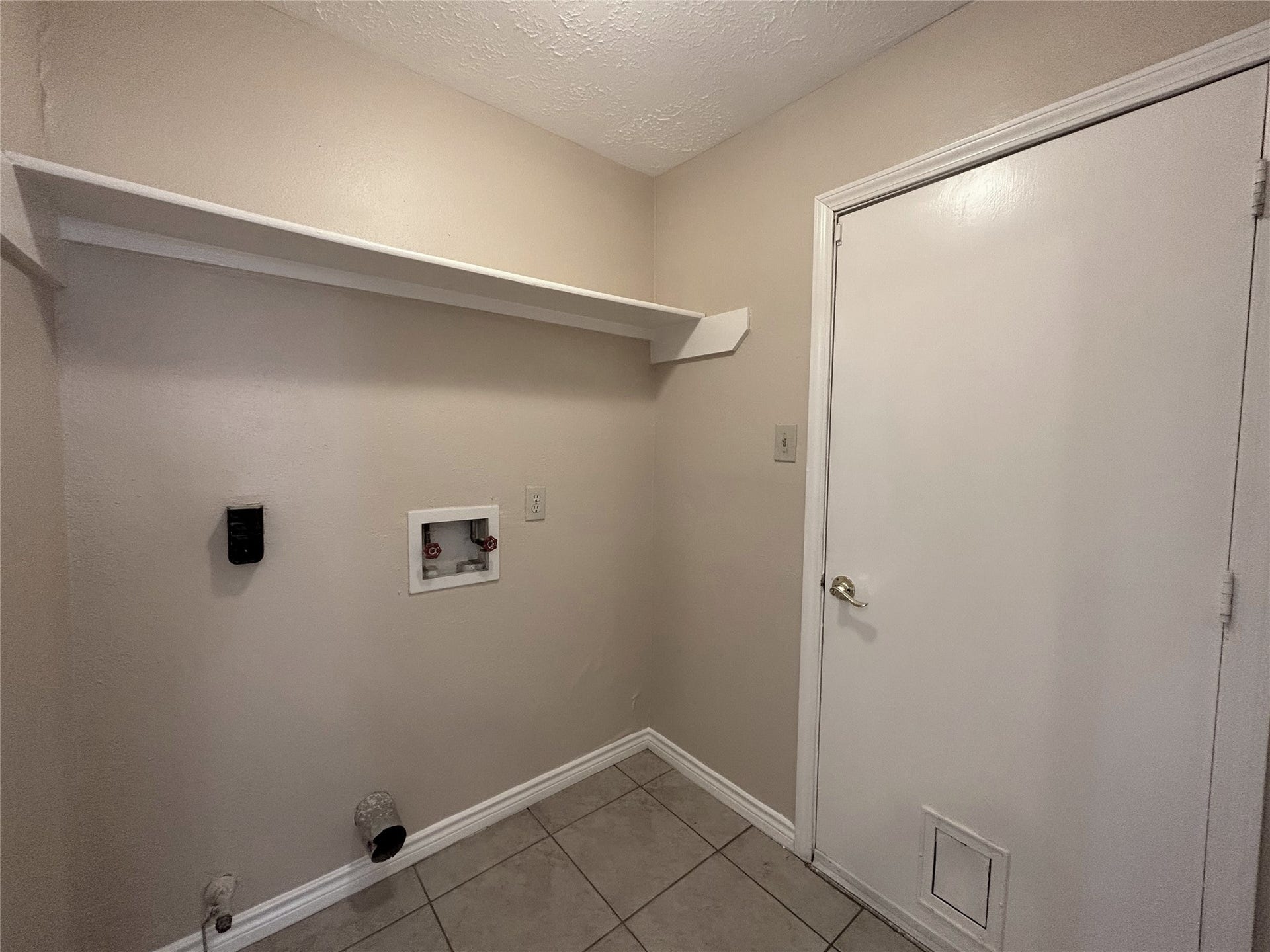 7703 Valera Lane, Houston, TX 77083 Utility downstair
