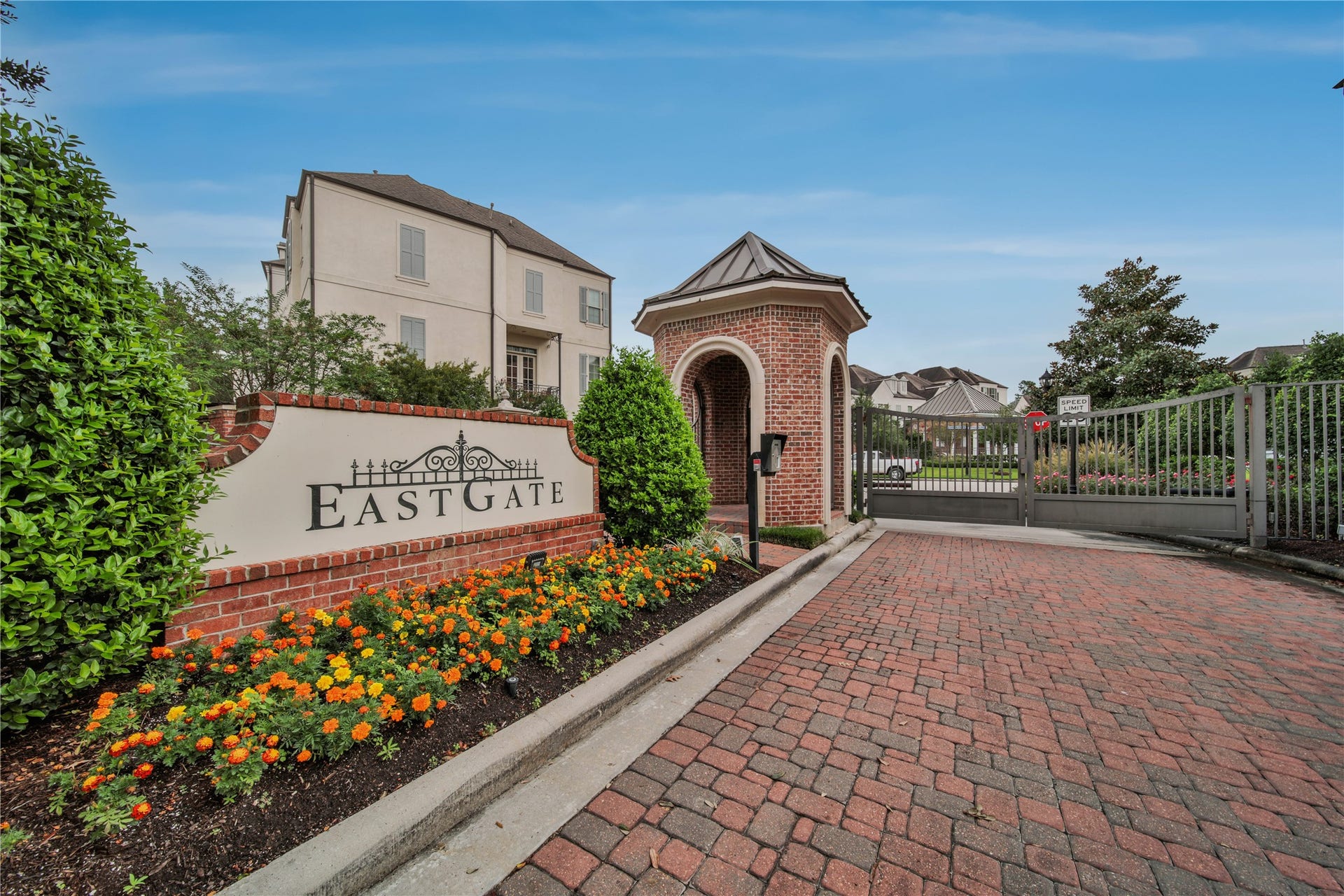 42 Wooded Park Place, The Woodlands, TX 77380 Welcome home!