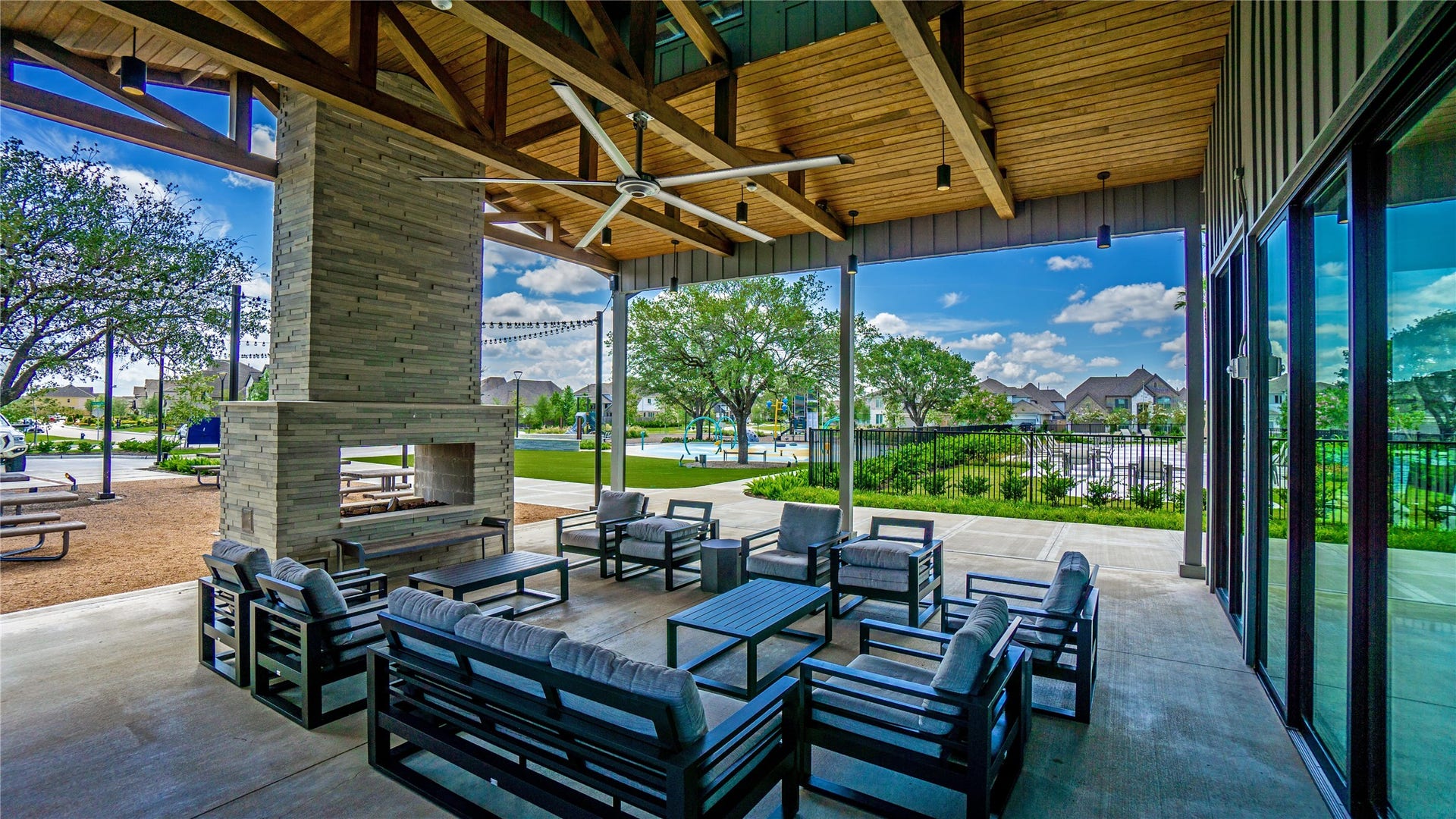 326 Mercury Sky Road, Richmond, TX 77406 Community Amenities