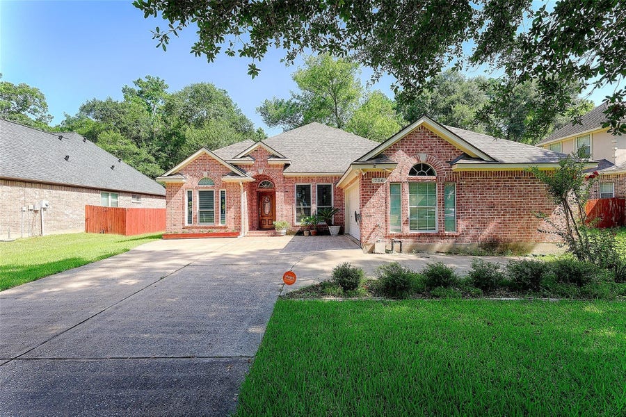 Property photo for 756 Holly Springs Drive, Conroe, TX