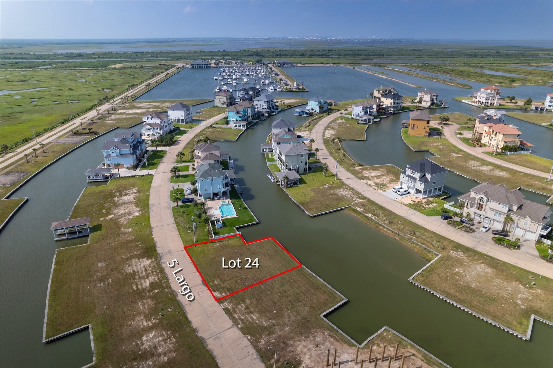 5 Largo, Hitchcock, TX 77563 Easy access to the Harborwalk Marina Channel