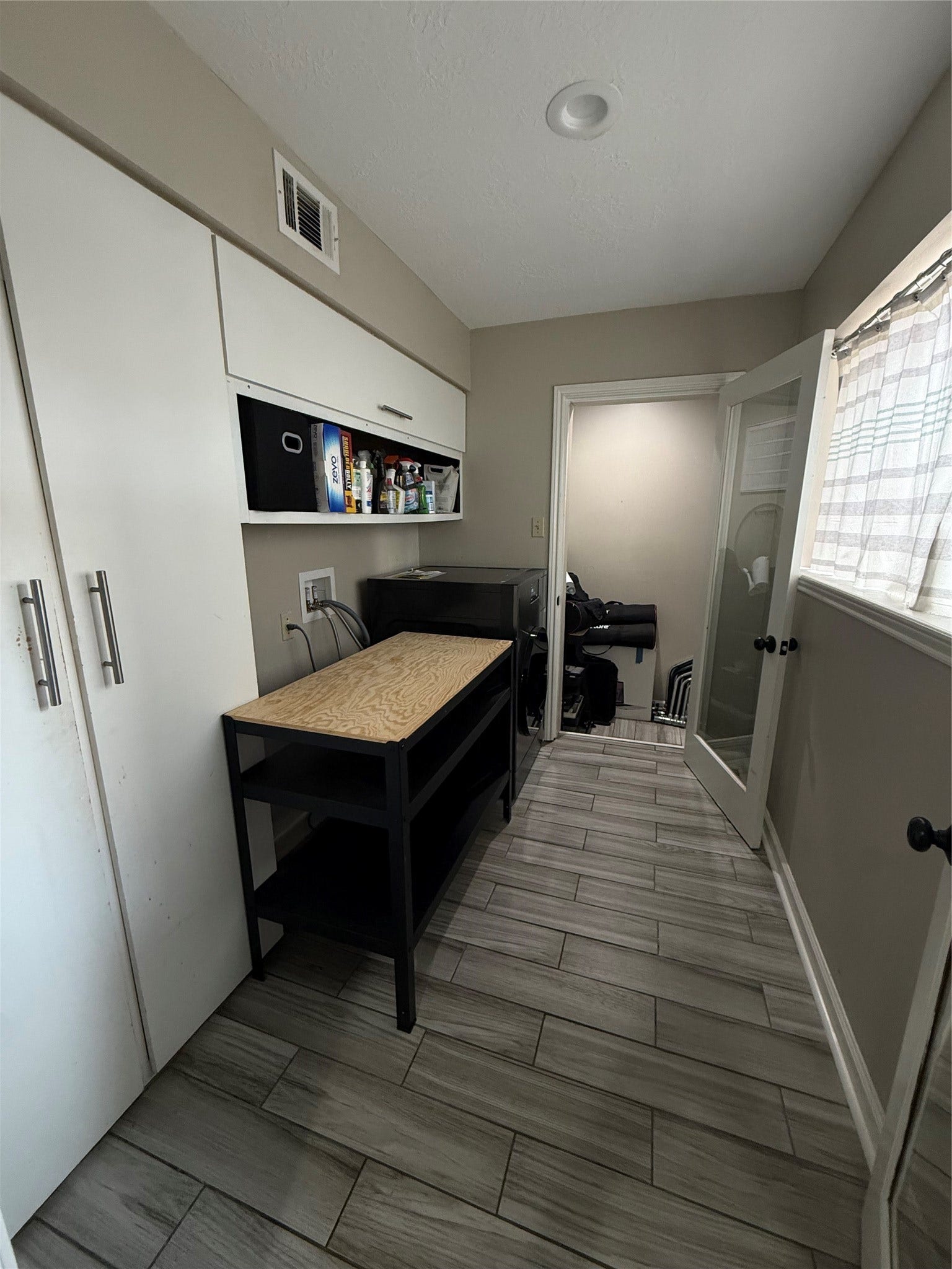 10005 Kemp Forest Drive, Houston, TX 77080 10005 Kemp Forest Drive, Houston, TX 77080
