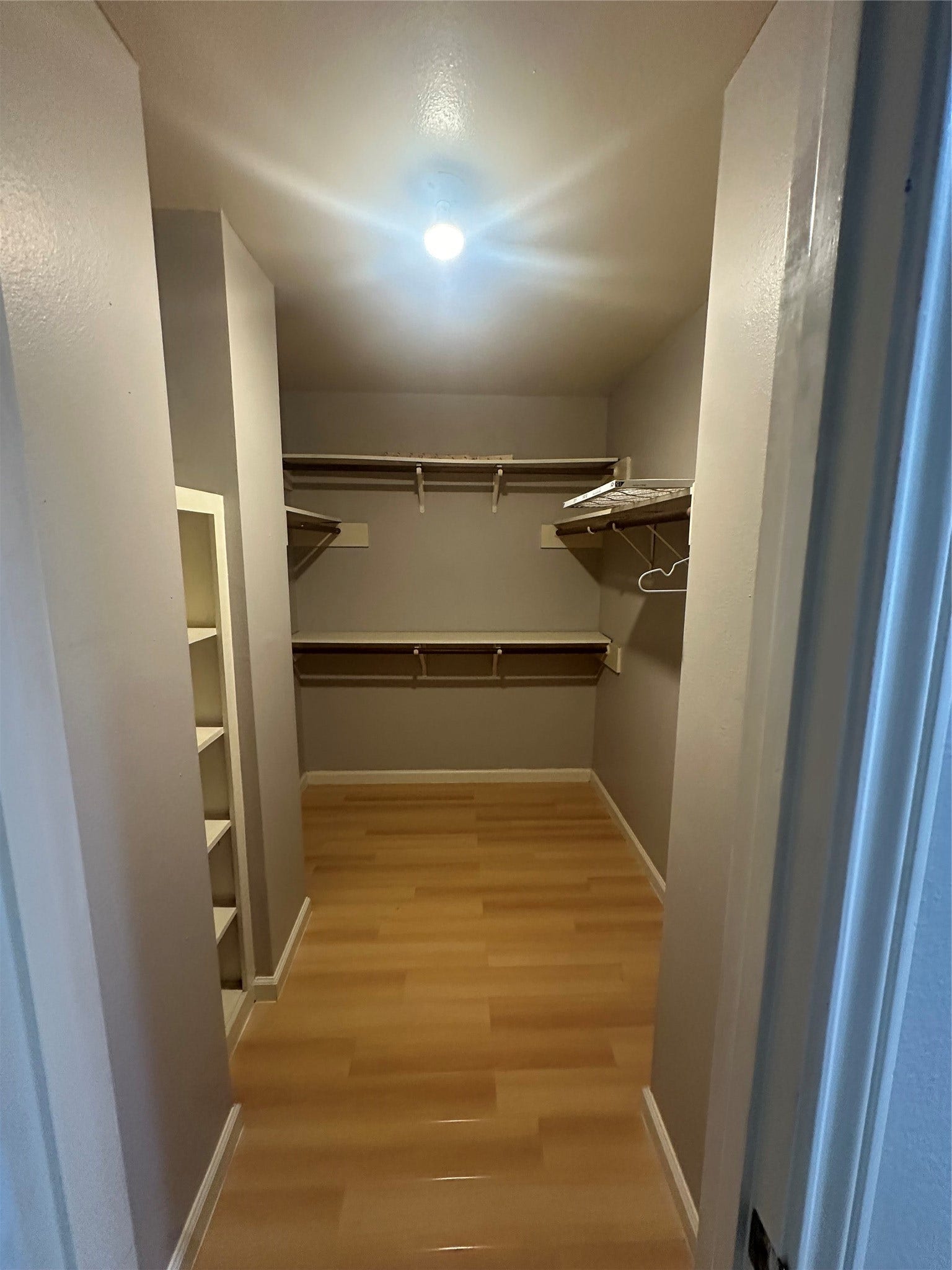 10005 Kemp Forest Drive, Houston, TX 77080 10005 Kemp Forest Drive, Houston, TX 77080