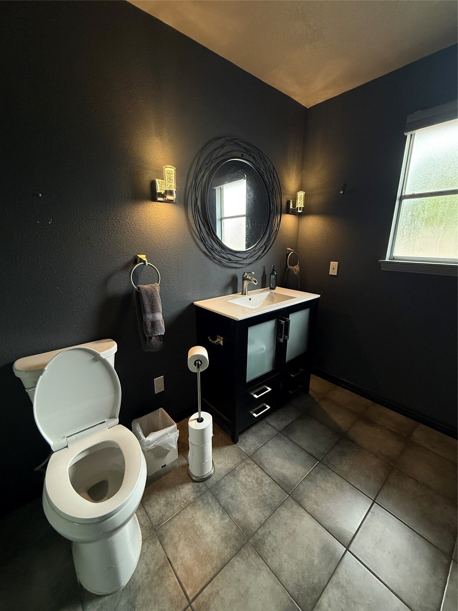 10005 Kemp Forest Drive, Houston, TX 77080 10005 Kemp Forest Drive, Houston, TX 77080