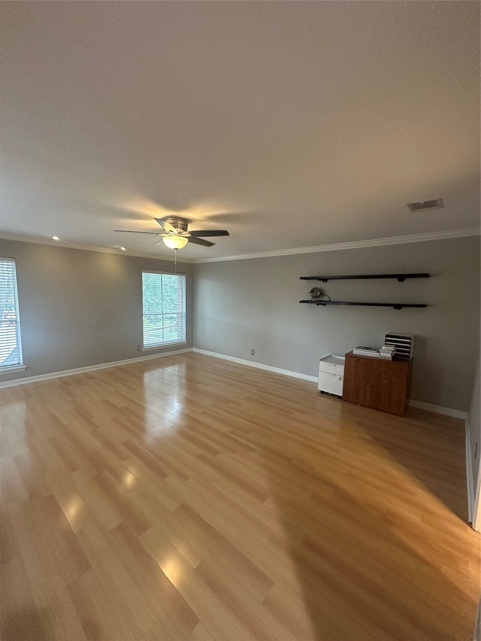 10005 Kemp Forest Drive, Houston, TX 77080 10005 Kemp Forest Drive, Houston, TX 77080