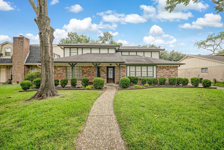Property photo for 16326 Heatherdale Drive, Houston, TX